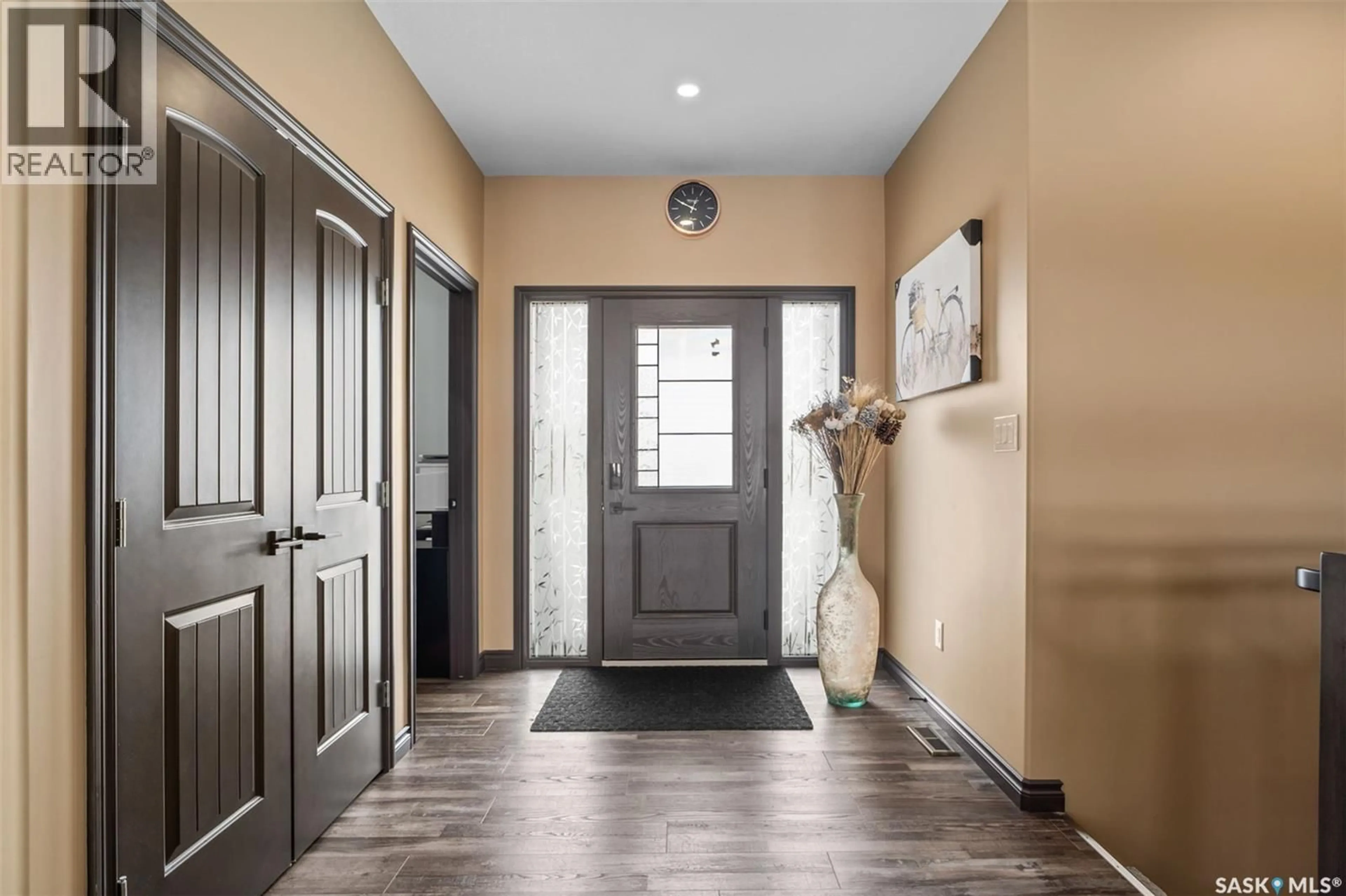 Indoor entryway for 503 8TH AVENUE, Watrous Saskatchewan S0K4T0