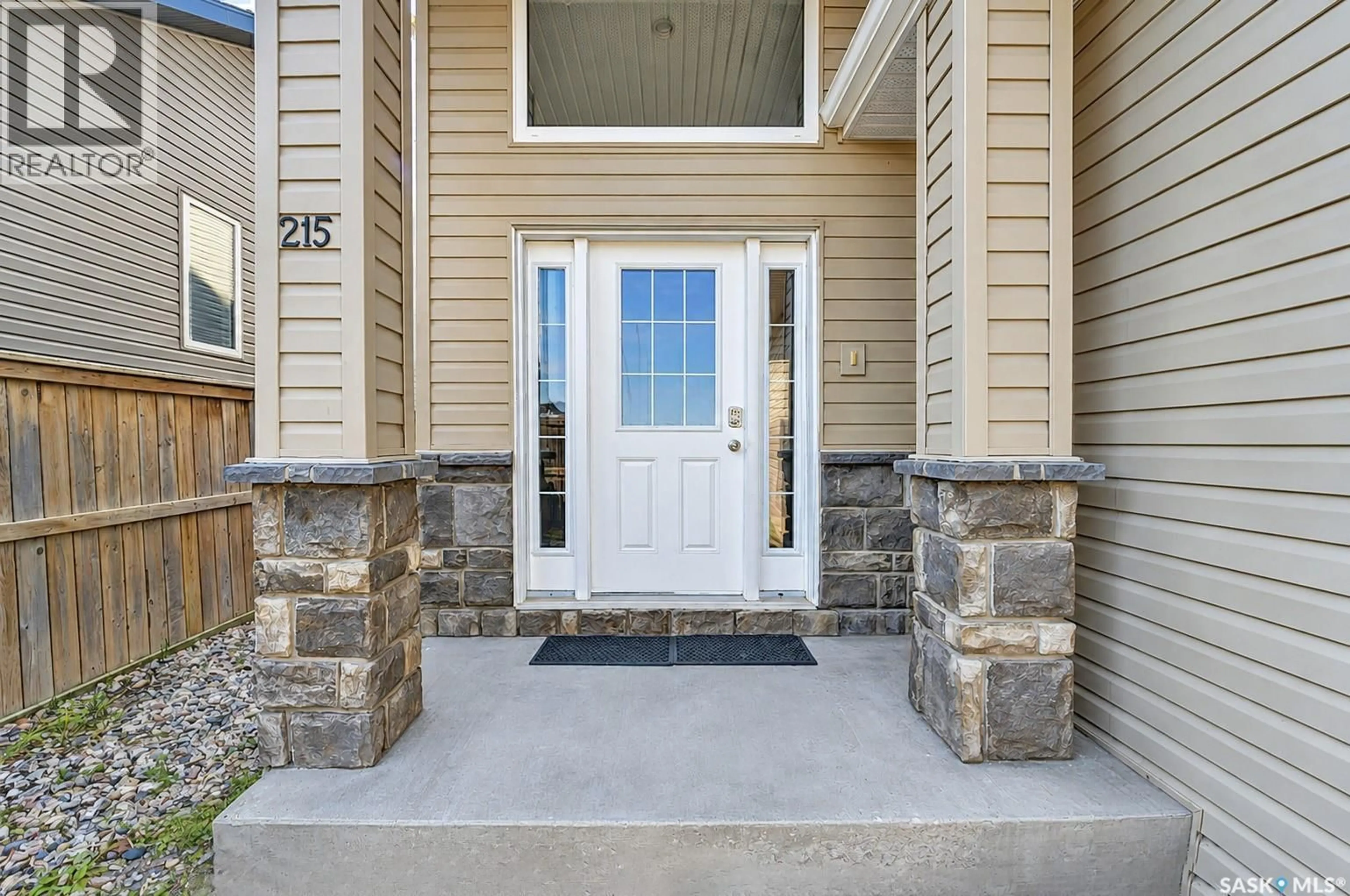 Indoor entryway for 215 AUGUSTA BOULEVARD, Warman Saskatchewan S0K4S1