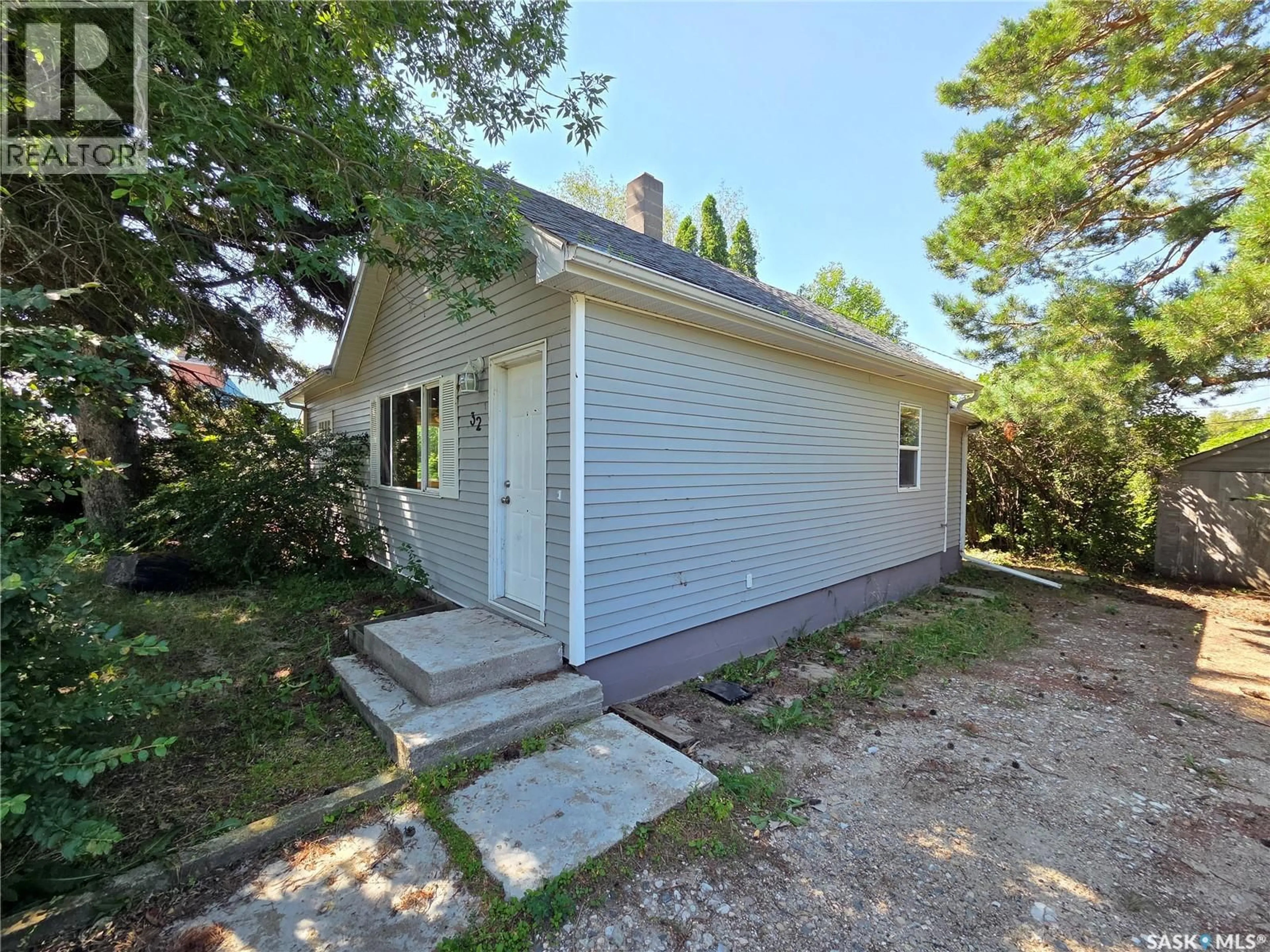 Unknown for 32 NEWCOMBE STREET, Manor Saskatchewan S0C1R0