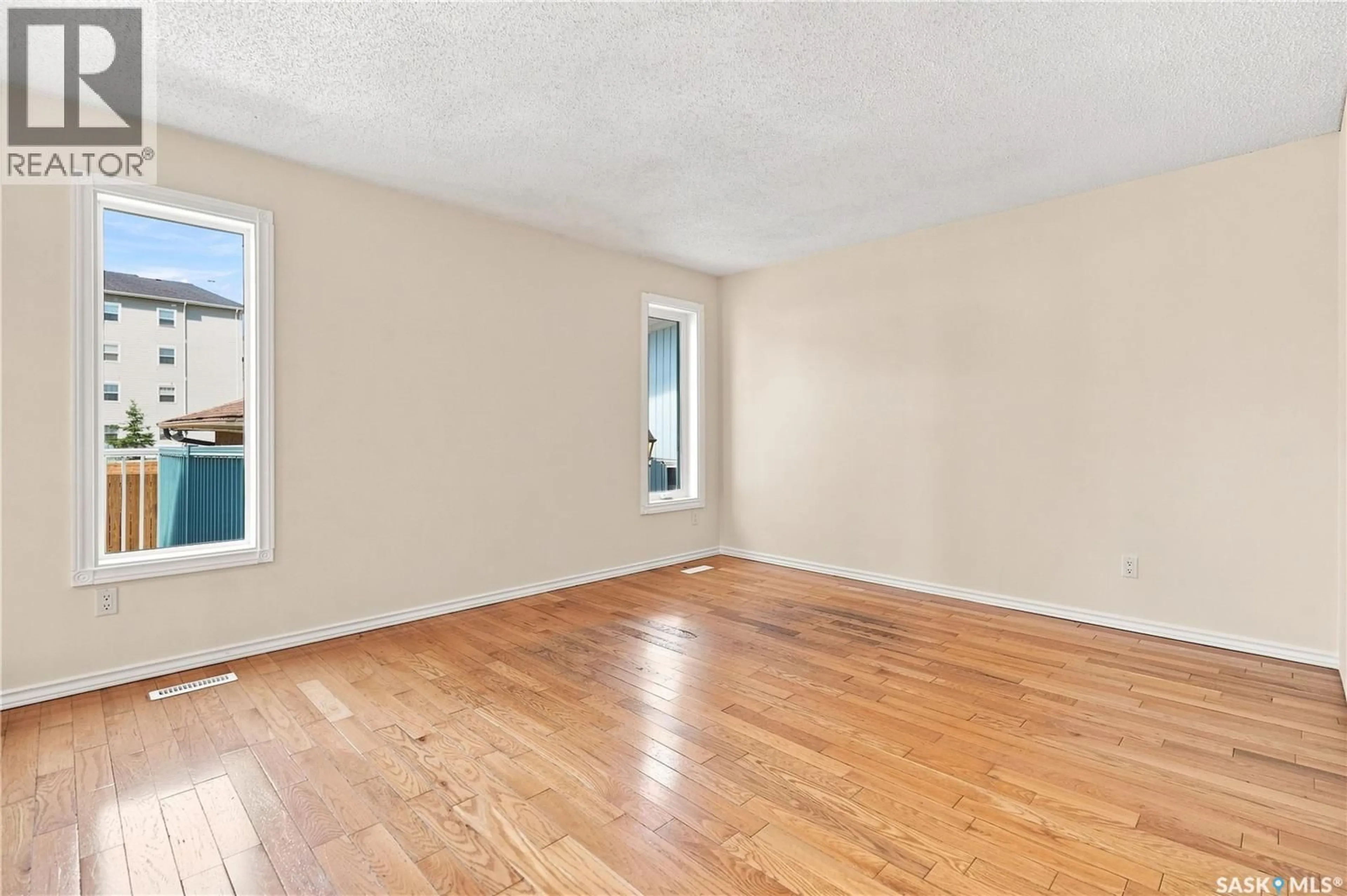 A pic of a room for 986 ROWELL CRESCENT, Regina Saskatchewan S4X2A6