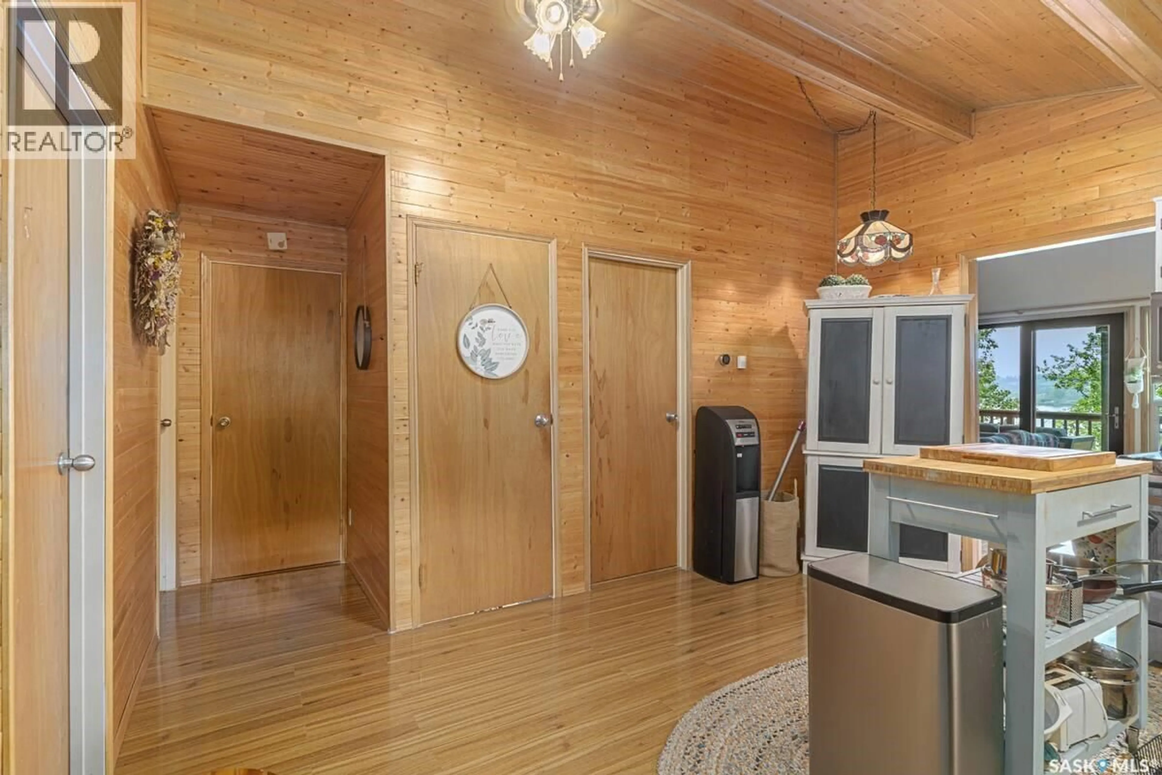 Indoor foyer for 315 BYNG AVENUE, Wakaw Lake Saskatchewan S0K4P0