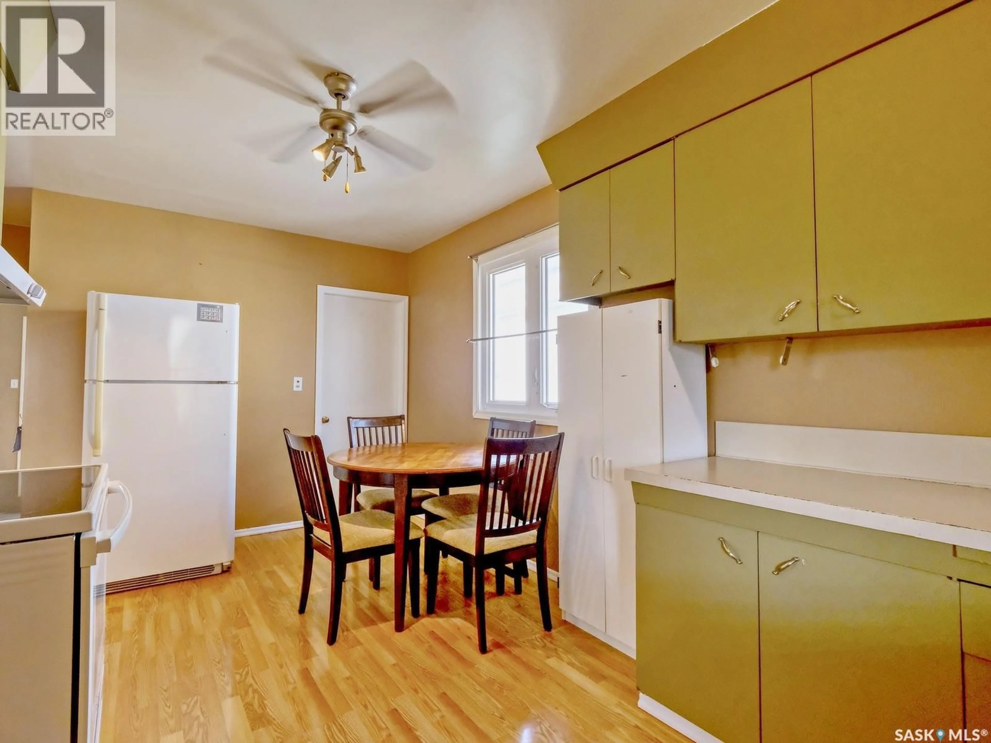 Standard kitchen, wood/laminate floor for 316 2ND AVENUE, Biggar Saskatchewan S0K0M0