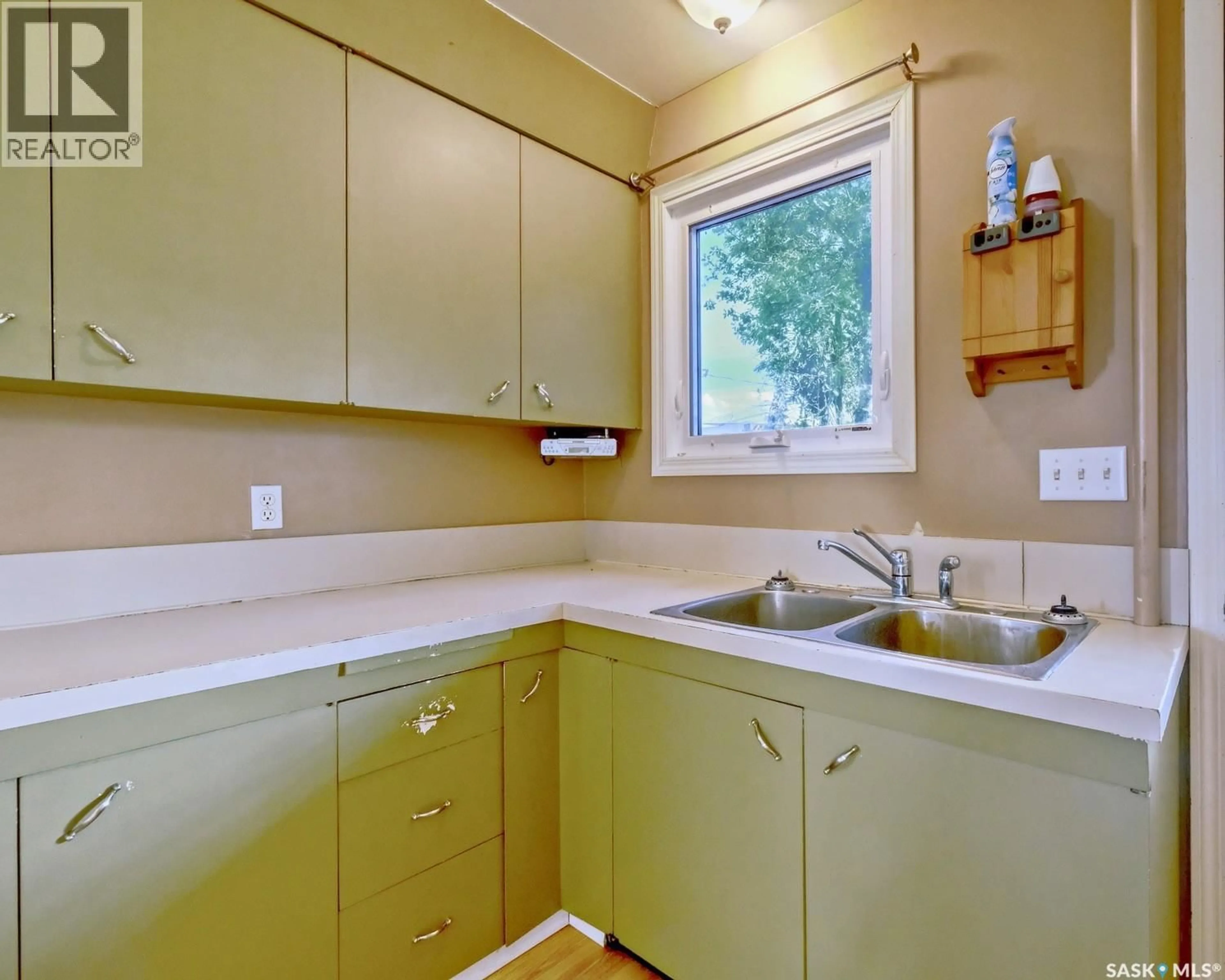 Standard kitchen, unknown for 316 2ND AVENUE, Biggar Saskatchewan S0K0M0