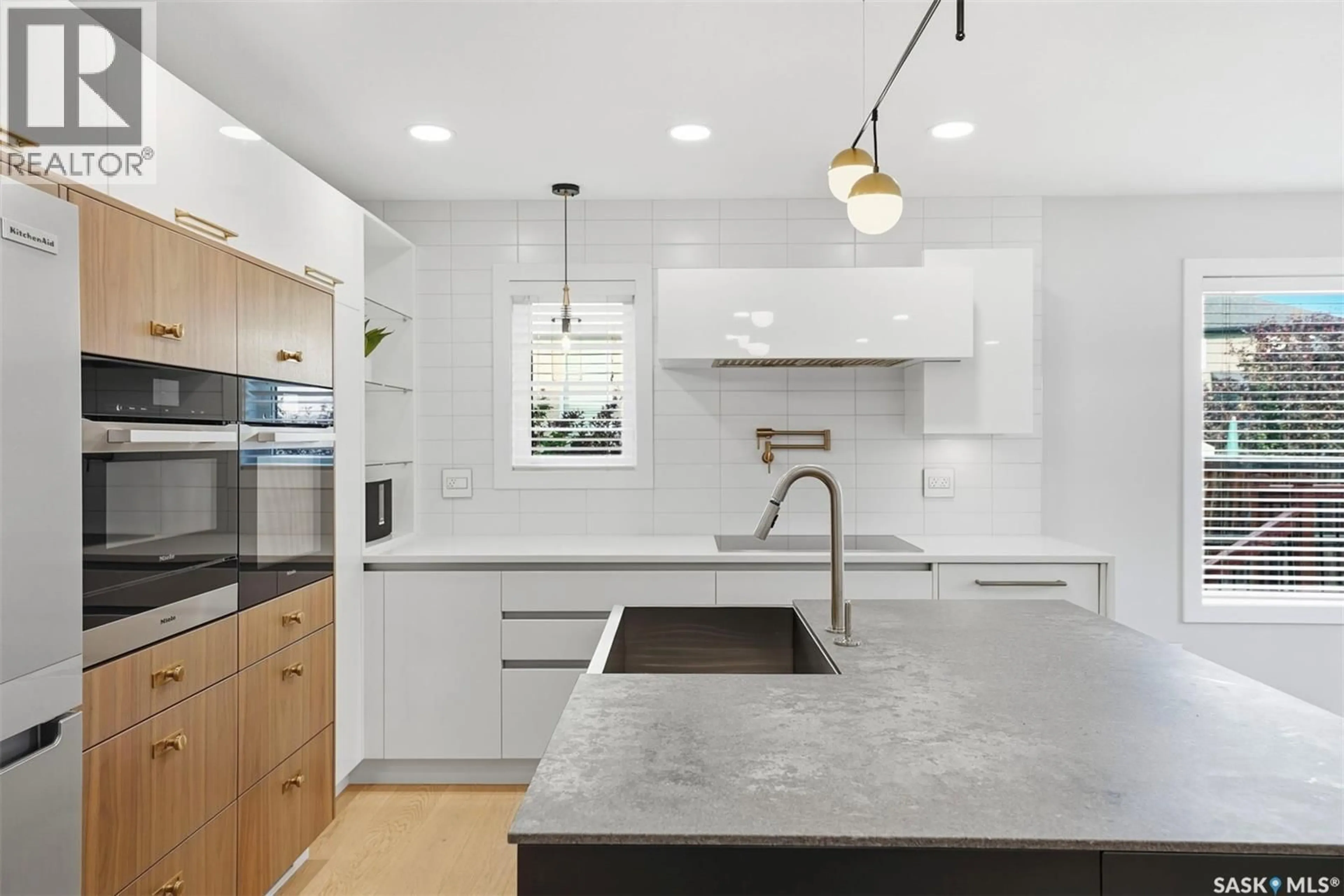 Contemporary kitchen, ceramic/tile floor for 310 STENSRUD ROAD, Saskatoon Saskatchewan S7W1B4