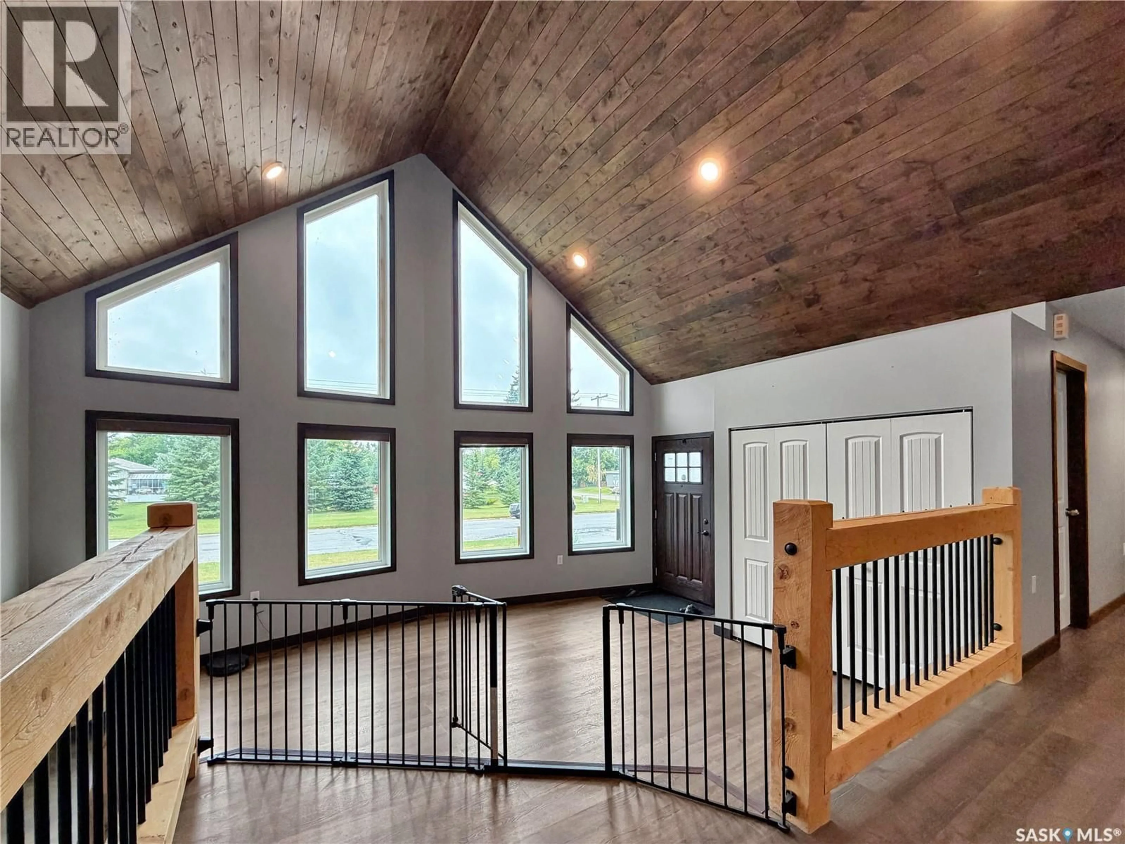 Indoor foyer for 613 GONCZY AVENUE, Esterhazy Saskatchewan S0A0X0