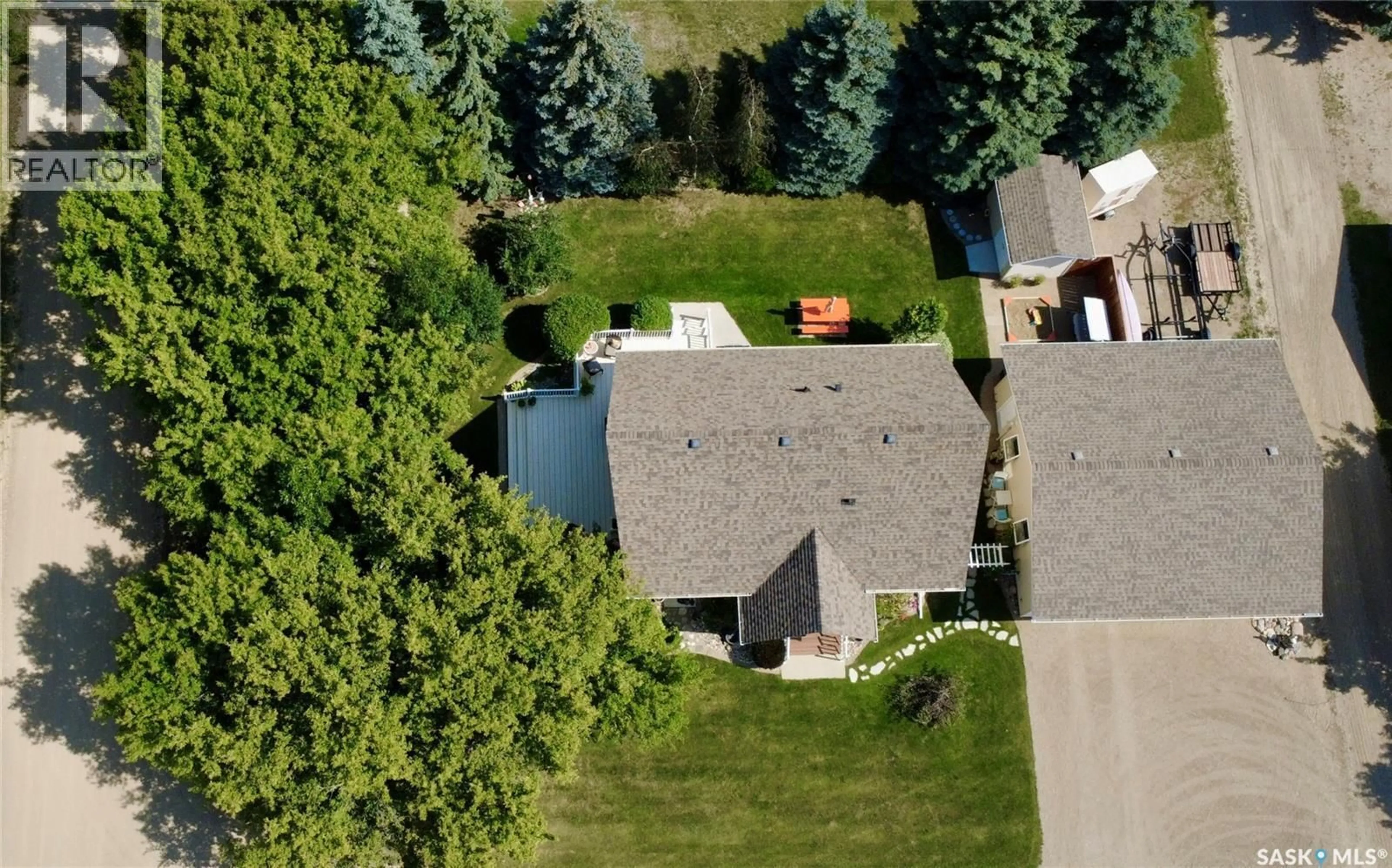 A pic from outside/outdoor area/front of a property/back of a property/a pic from drone, street for 210 KING STREET, Elbow Saskatchewan S0H1J0