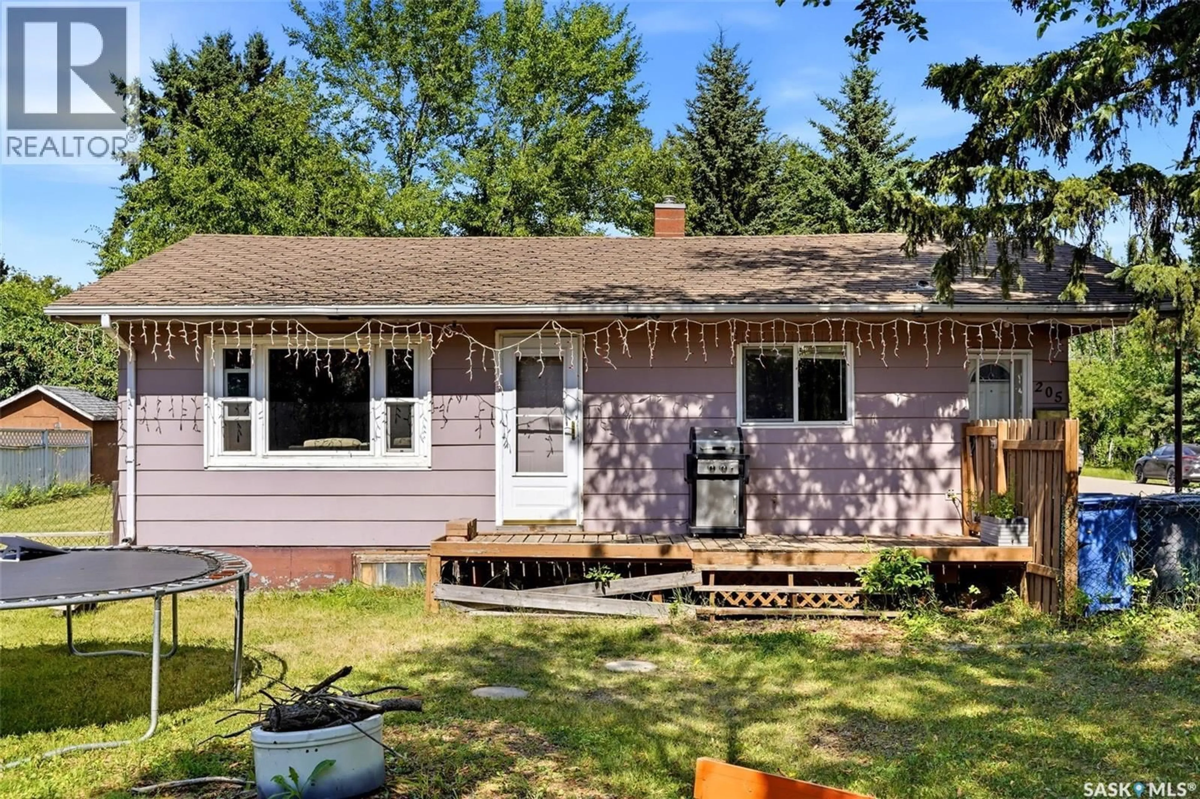 Patio, unknown for 205 FIRST AVENUE, Kelliher Saskatchewan S0A1V0
