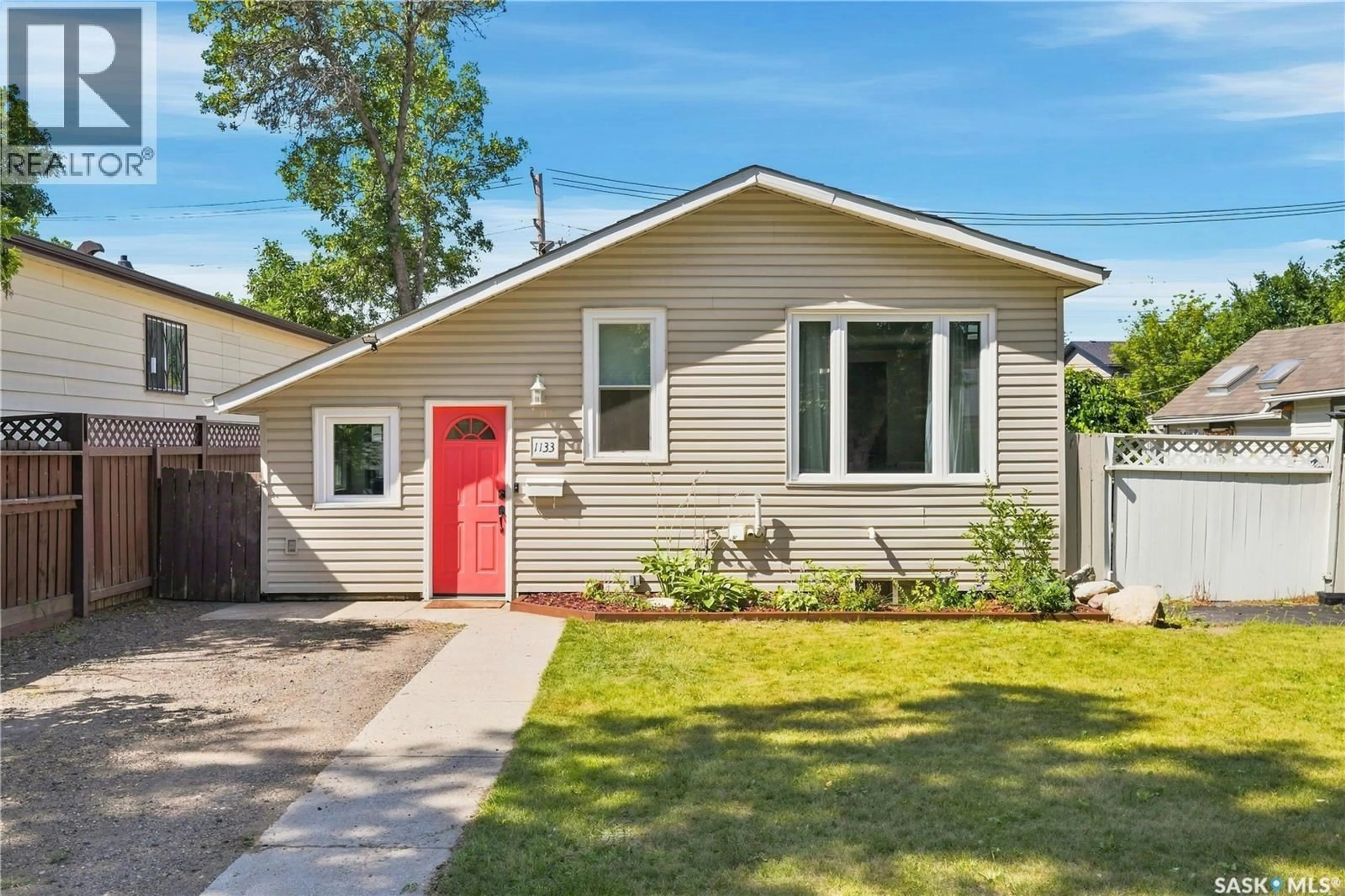 Home with vinyl exterior material, street for N - 1133 I AVENUE, Saskatoon Saskatchewan S7L2H8