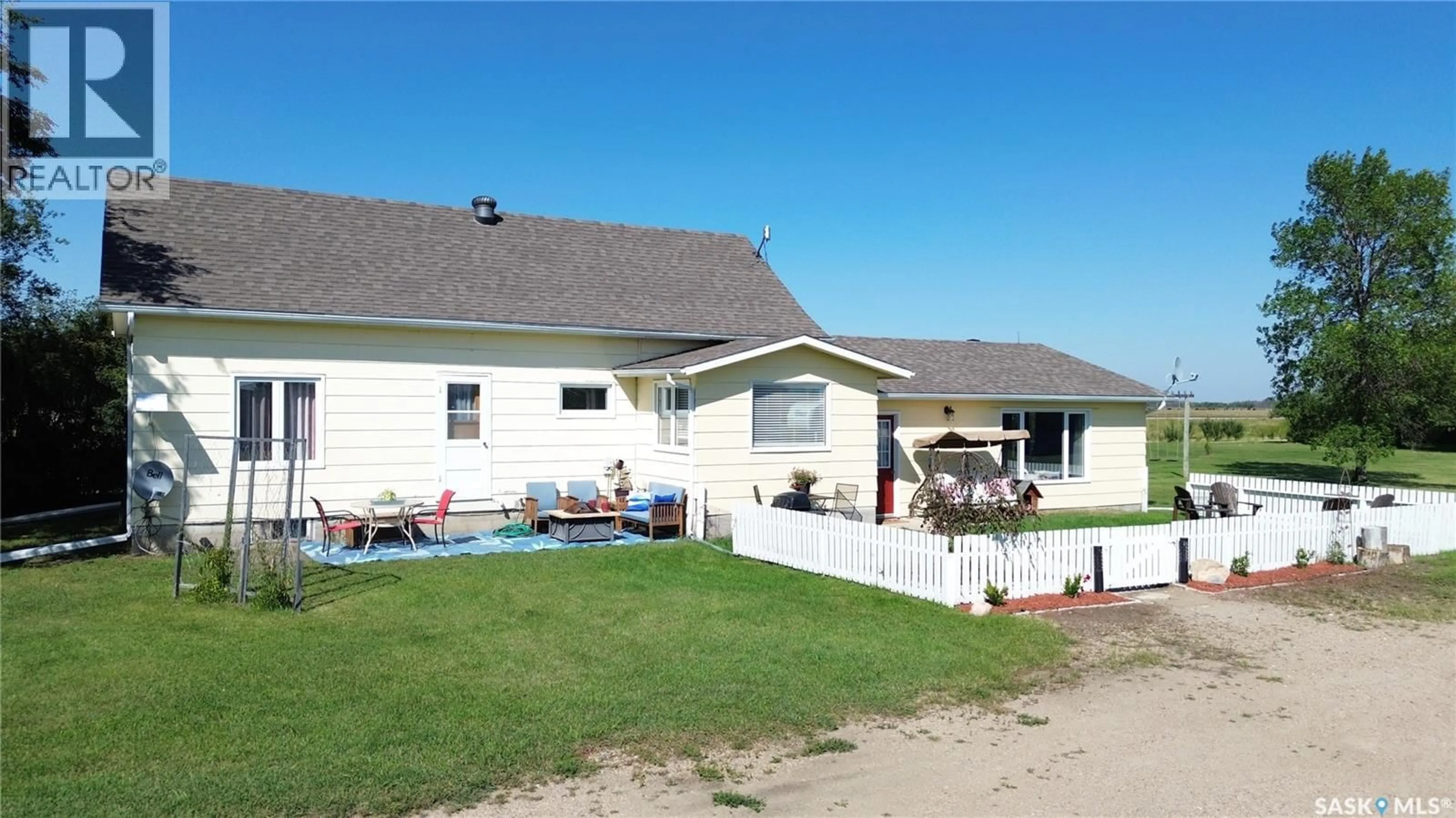 Home with vinyl exterior material, unknown for 38577 RANGE ROAD 3055, Corman Park Rm No. 344 Saskatchewan S0K2T0