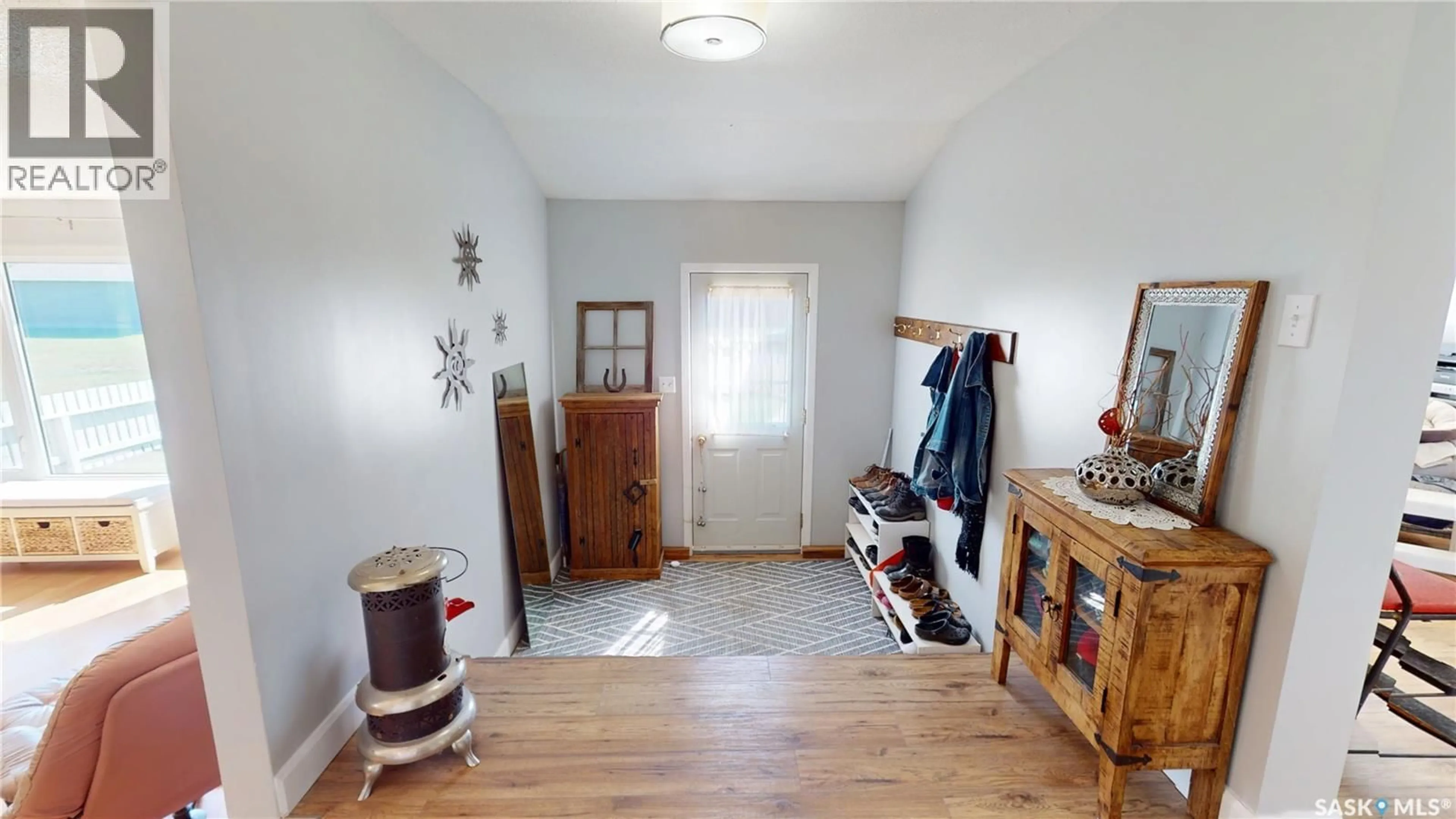 Indoor entryway for 38577 RANGE ROAD 3055, Corman Park Rm No. 344 Saskatchewan S0K2T0