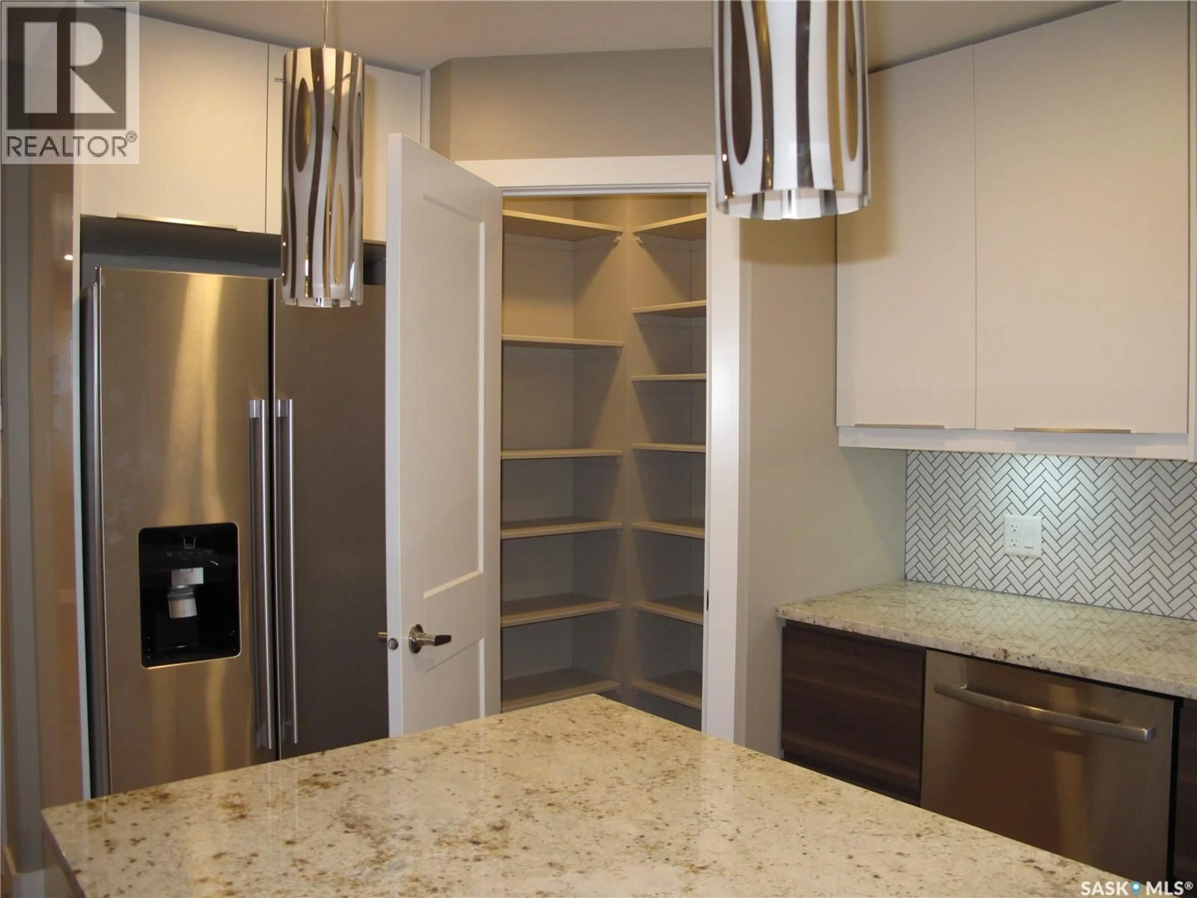 Contemporary kitchen, ceramic/tile floor for 2261 MCARA STREET, Regina Saskatchewan S4N2W2