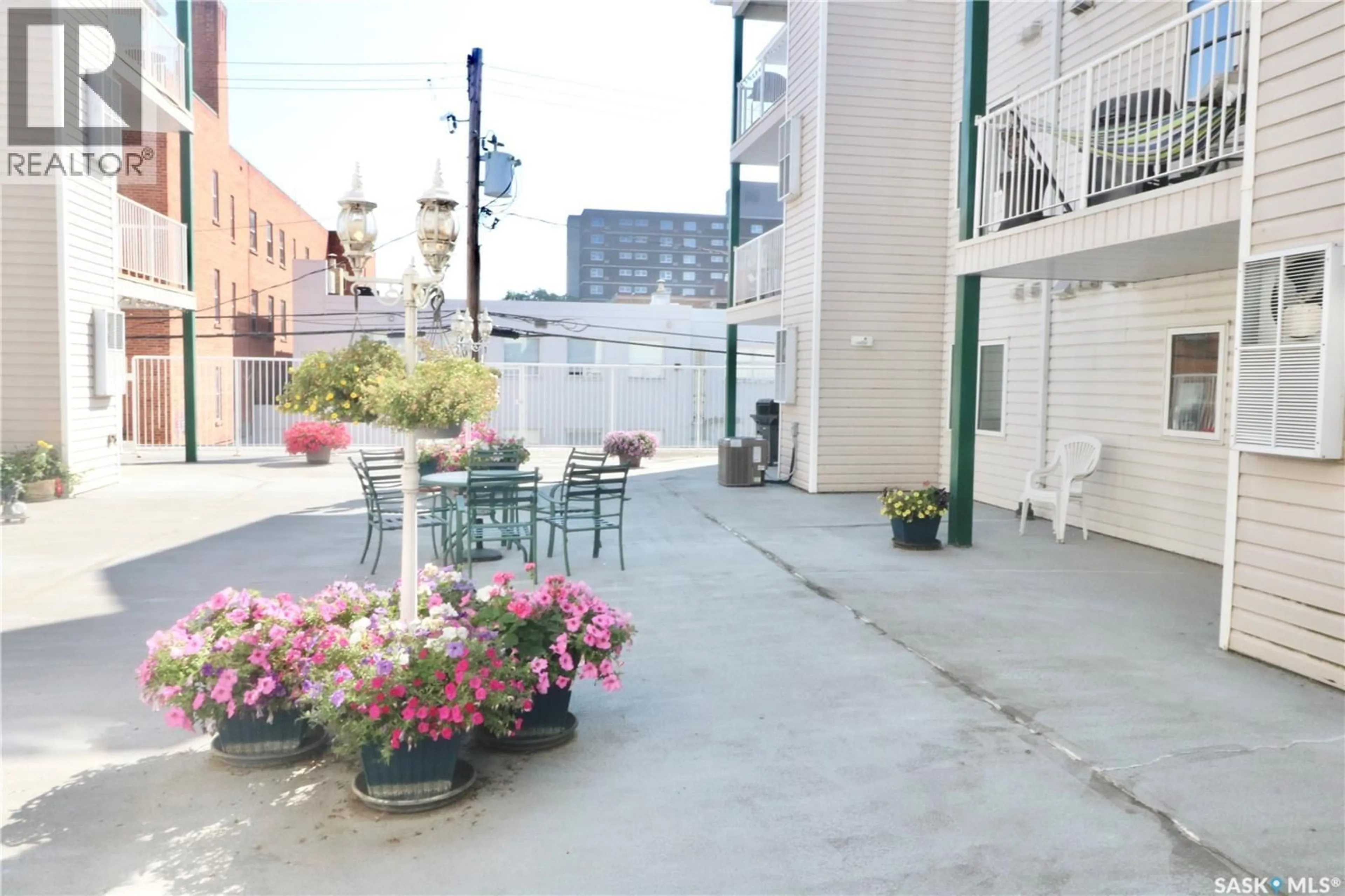 Patio, street for 209 - 2203 ANGUS STREET, Regina Saskatchewan S4T2A3