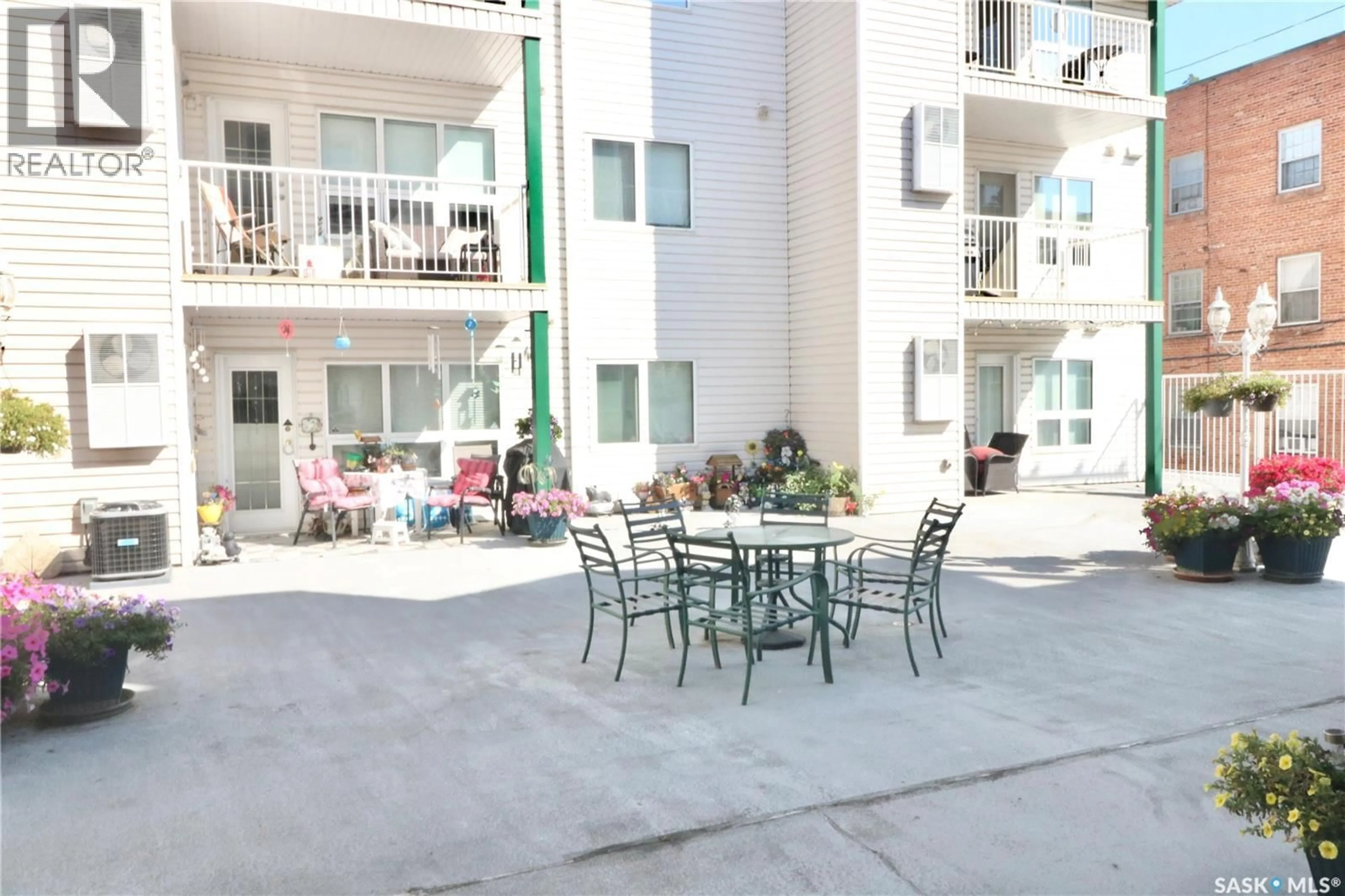 Patio, street for 209 - 2203 ANGUS STREET, Regina Saskatchewan S4T2A3