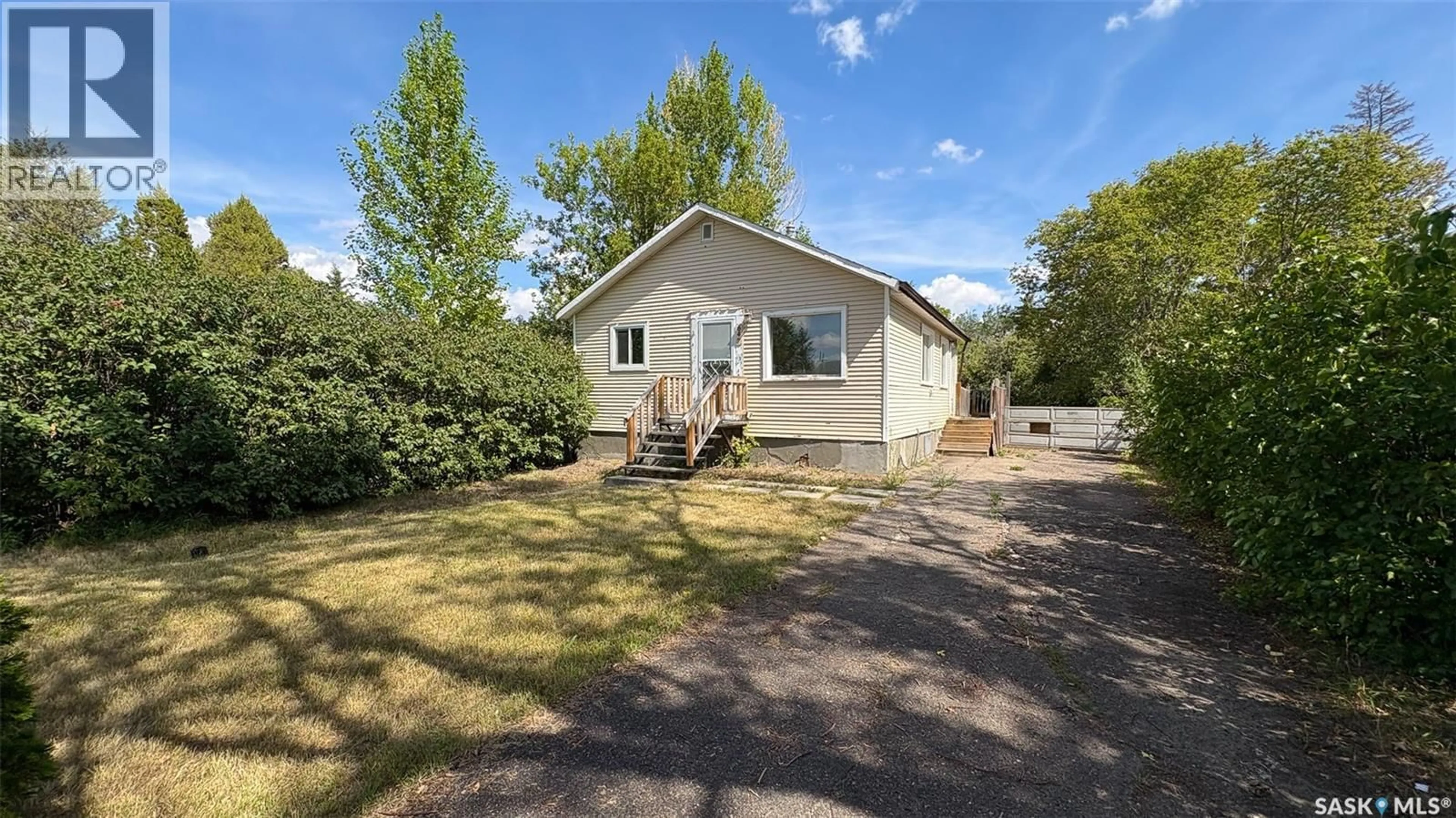 Unknown for 647 ROBINSON STREET, Regina Saskatchewan S4T2L9