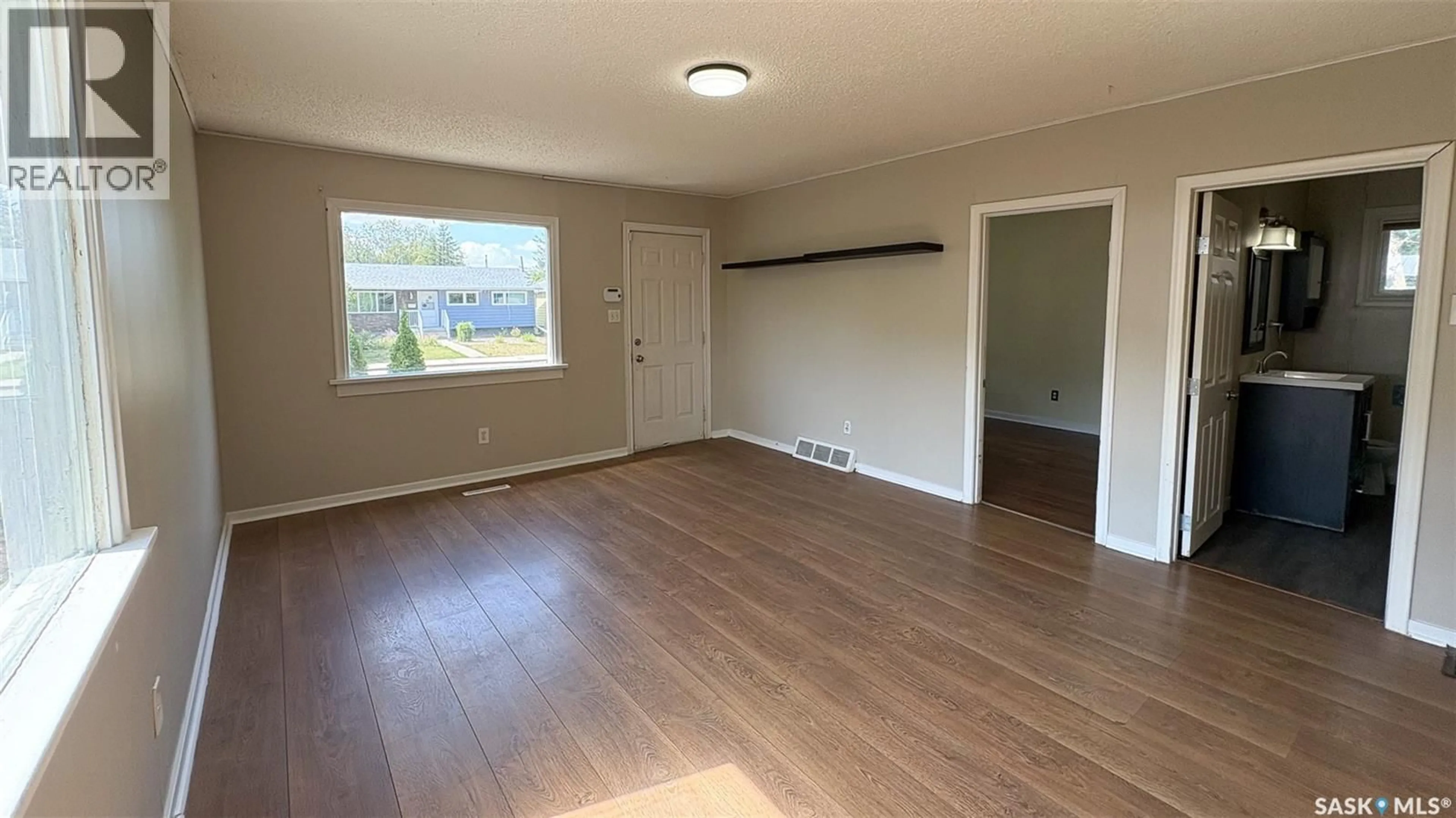A pic of a room for 647 ROBINSON STREET, Regina Saskatchewan S4T2L9