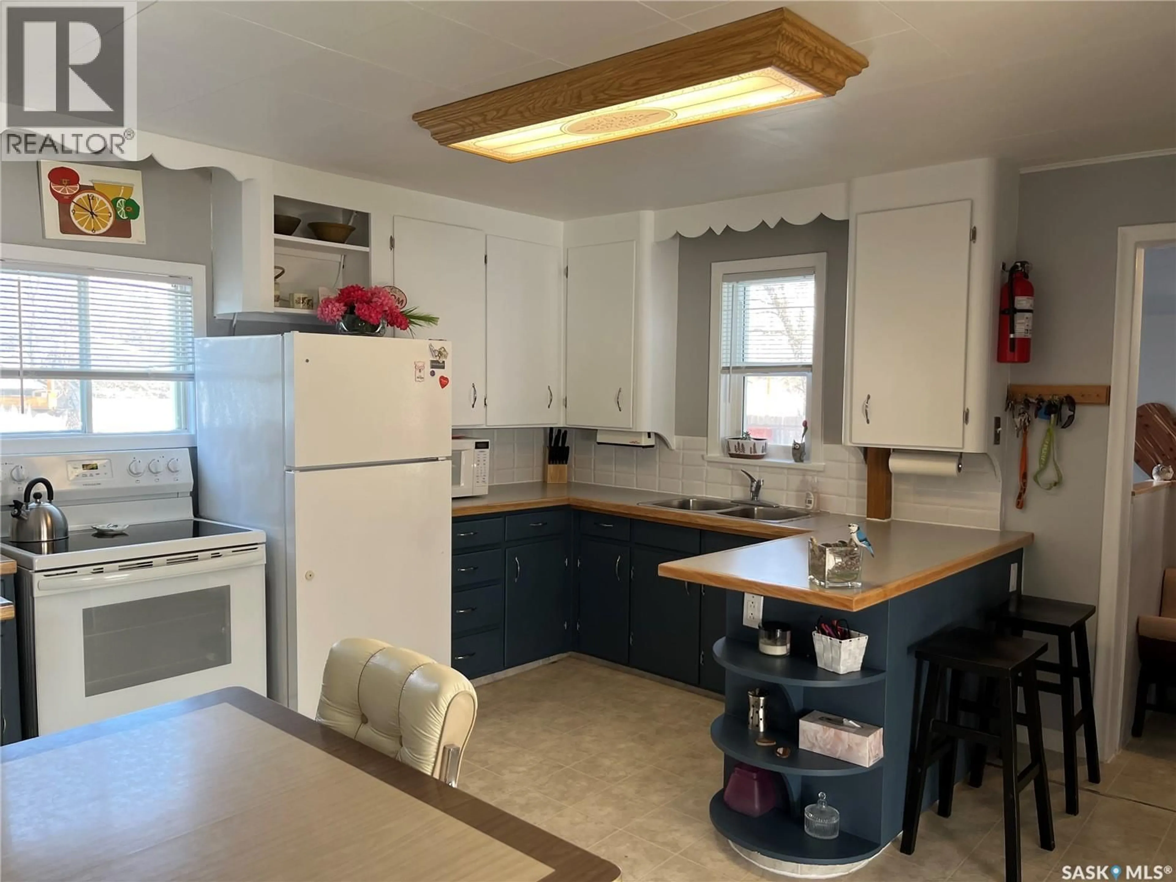 Standard kitchen, unknown for 217 7TH AVENUE, Assiniboia Saskatchewan S0H0B0