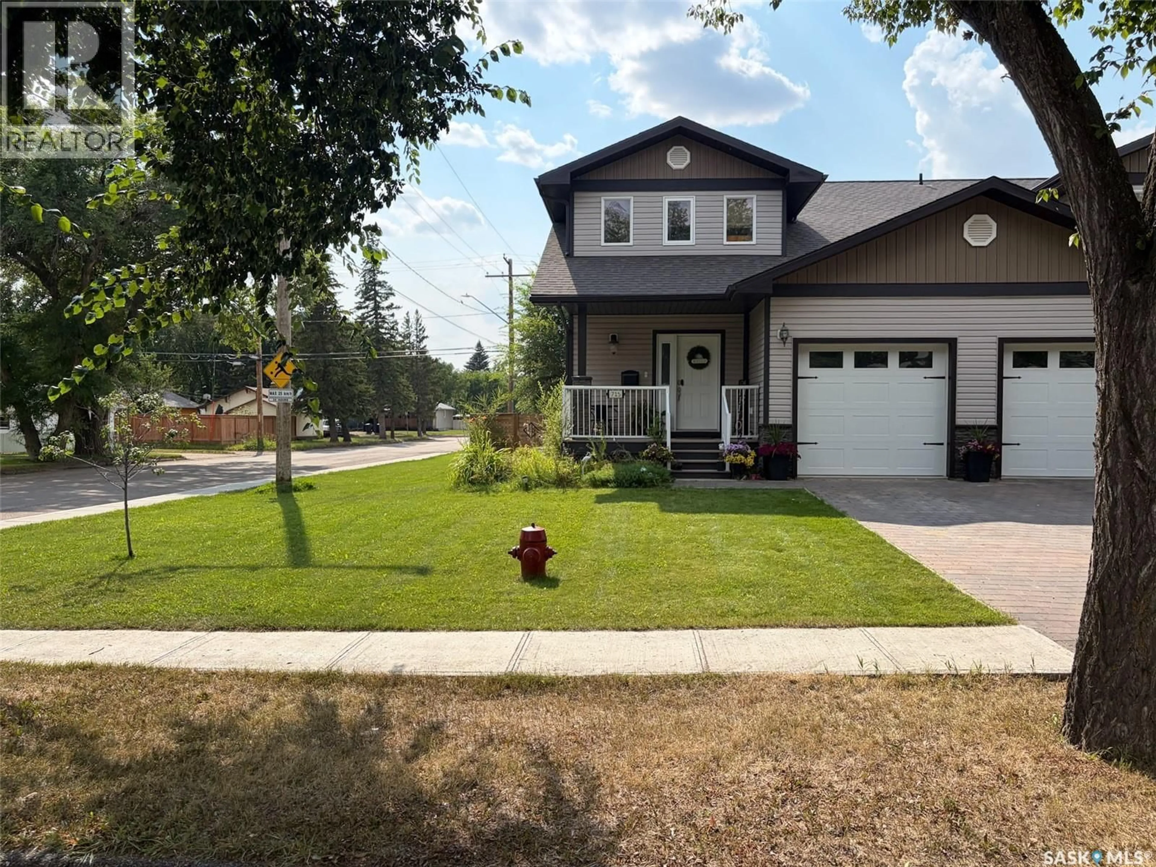 Unknown for 715 CENTRE STREET, Shaunavon Saskatchewan S0N2M0