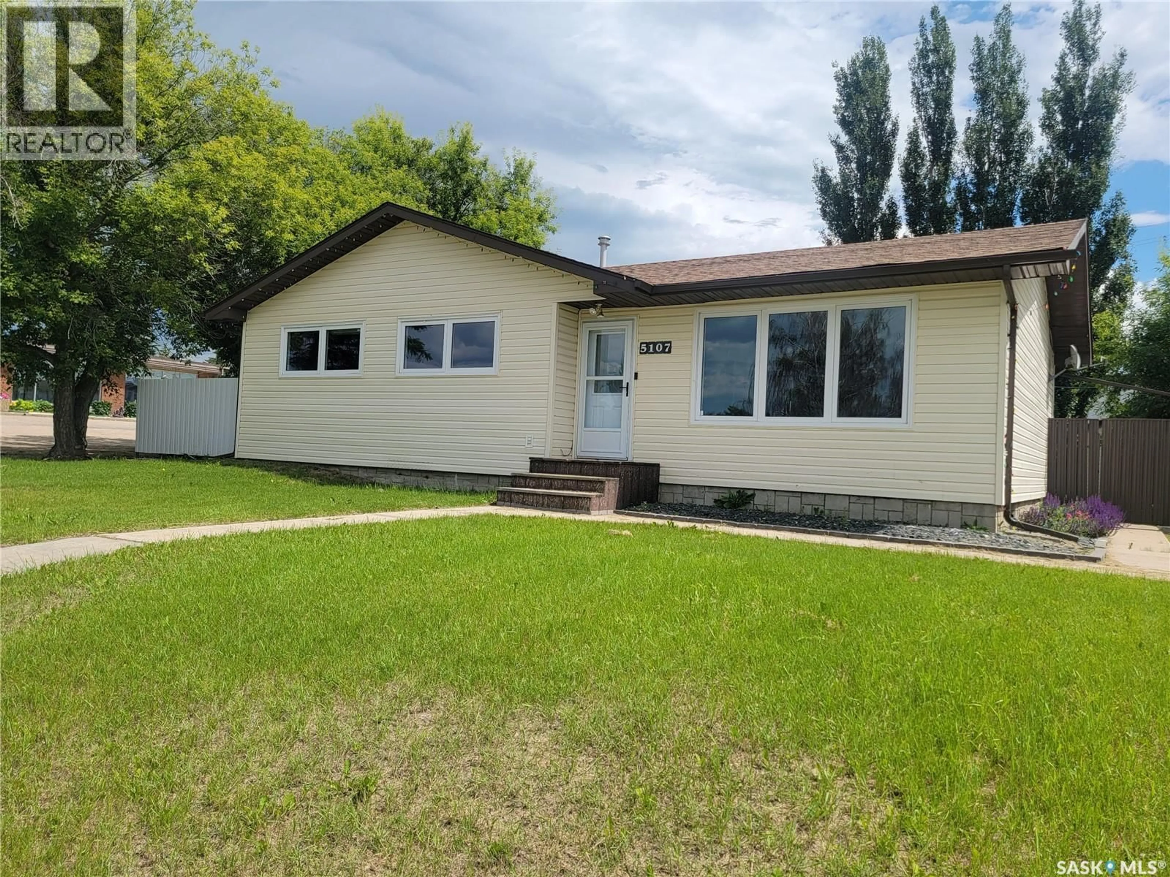 Unknown for 5107 LEADER STREET, Macklin Saskatchewan S0L2C0