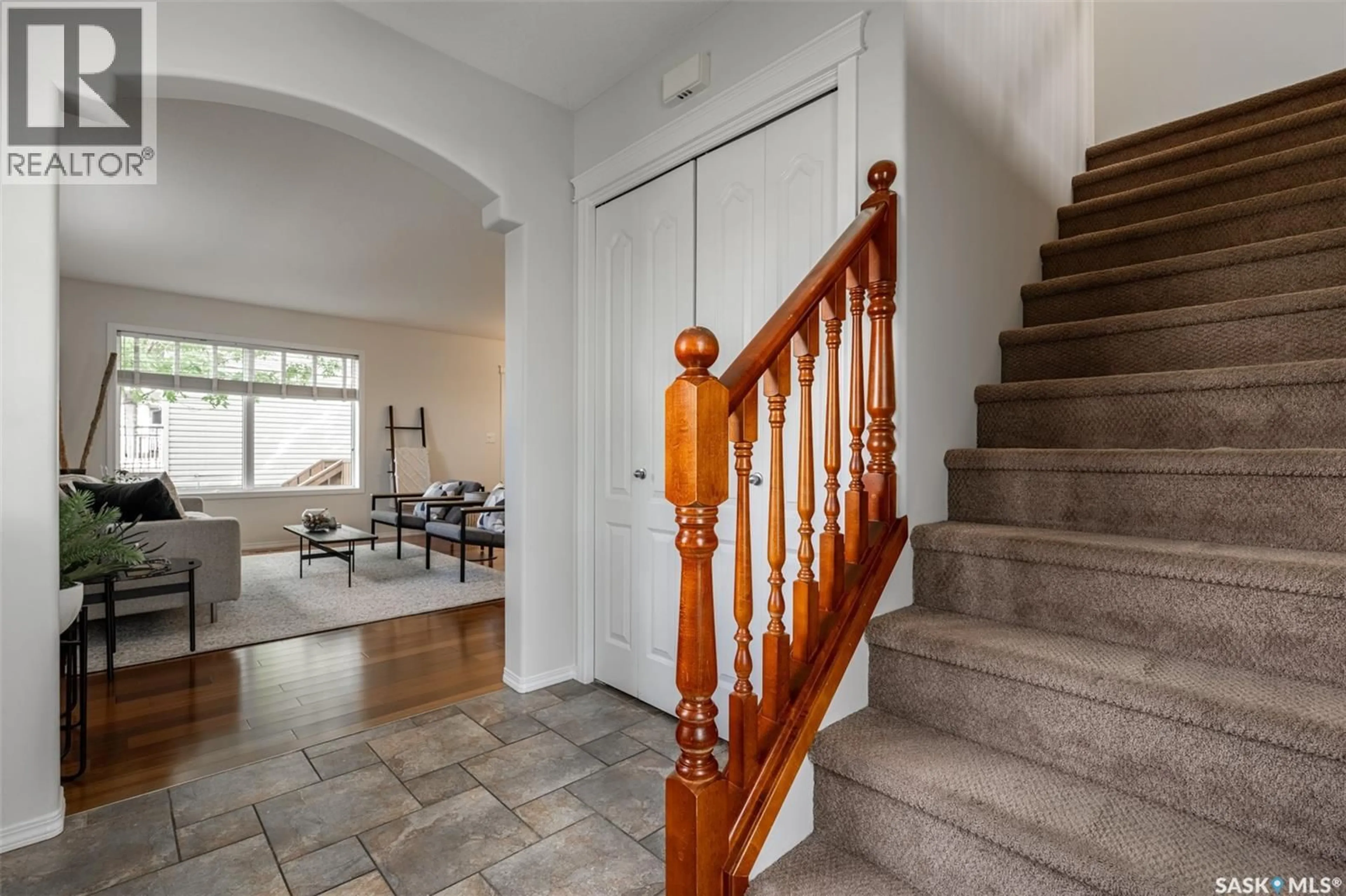 Indoor entryway for 14 110 DULMAGE CRESCENT, Saskatoon Saskatchewan S7T0C7