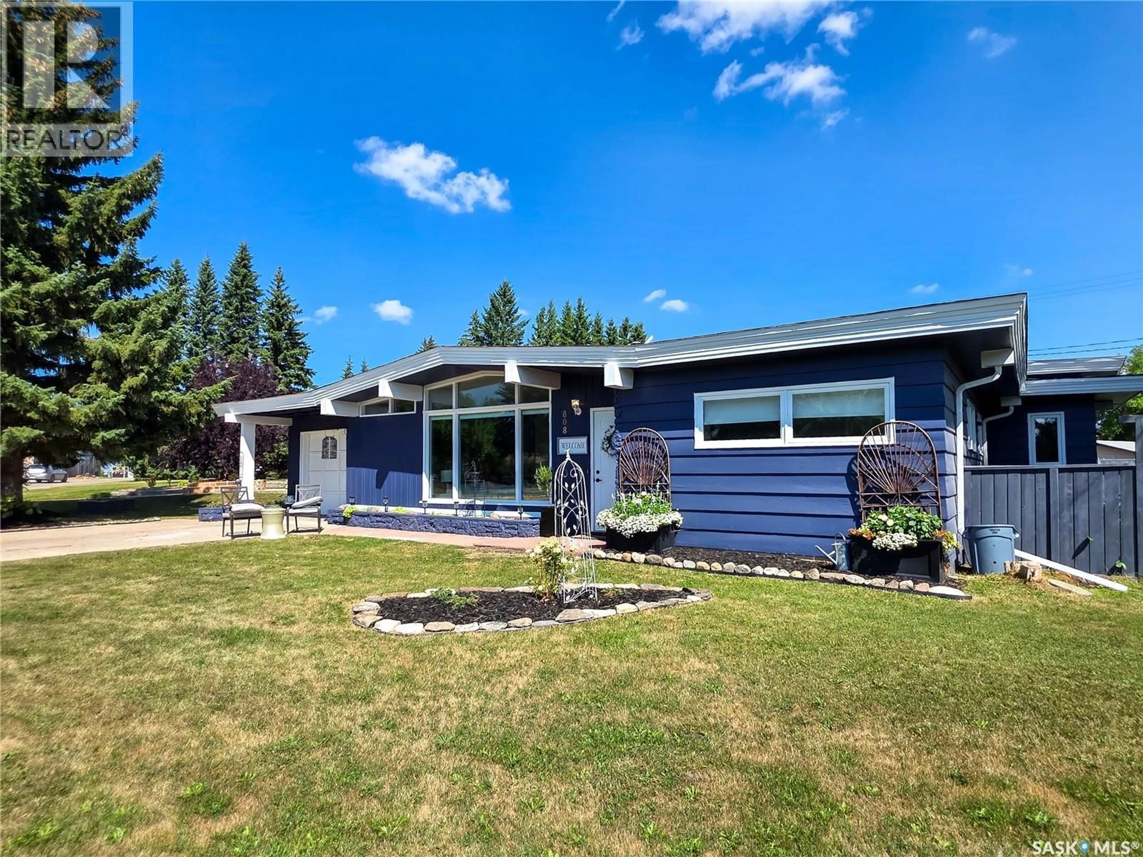 Home with vinyl exterior material, unknown for 808 PRINCE EDWARD STREET, Melville Saskatchewan S0A2P0