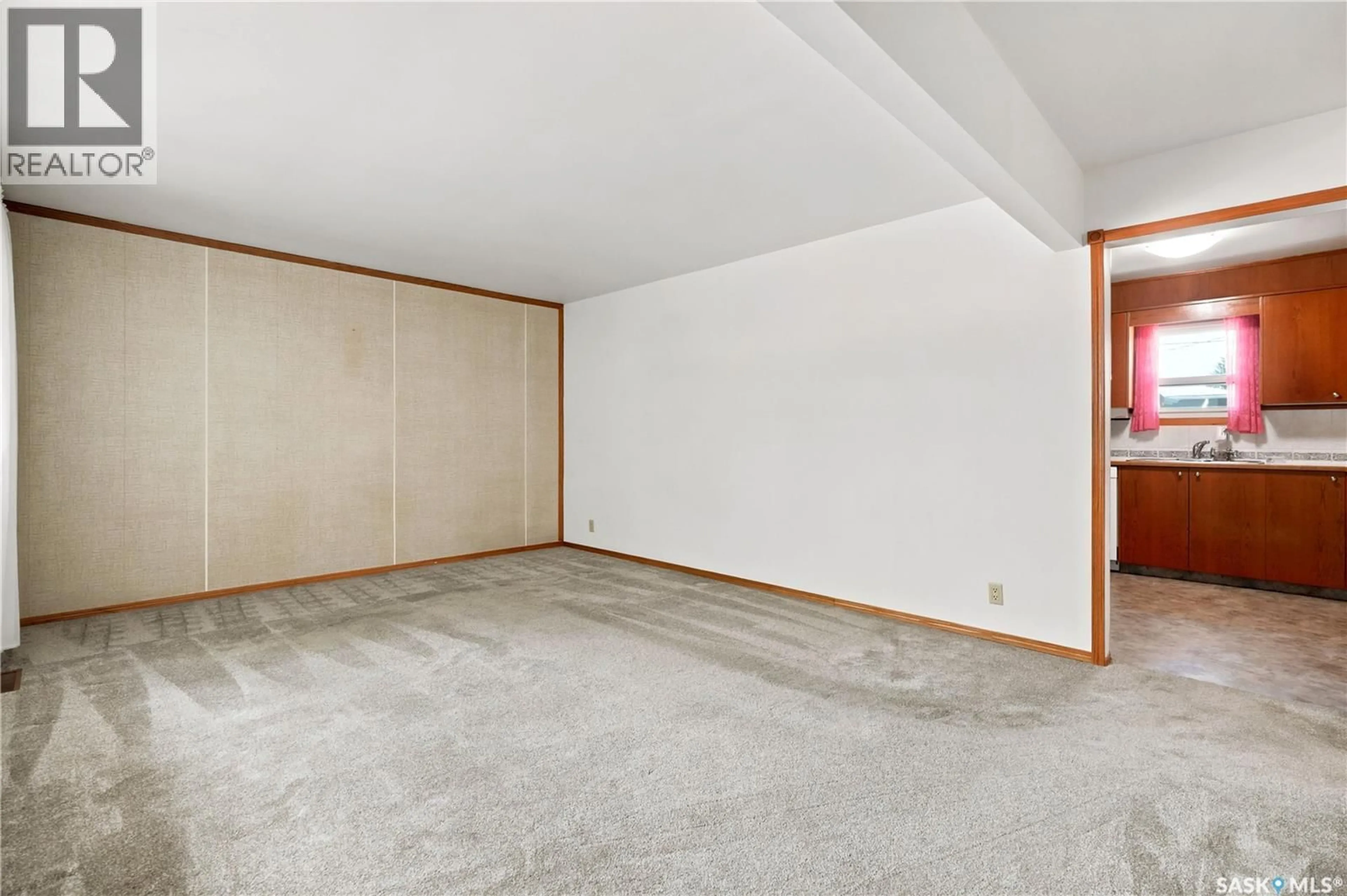 A pic of a room for 3326 4TH AVENUE, Regina Saskatchewan S4R0V6