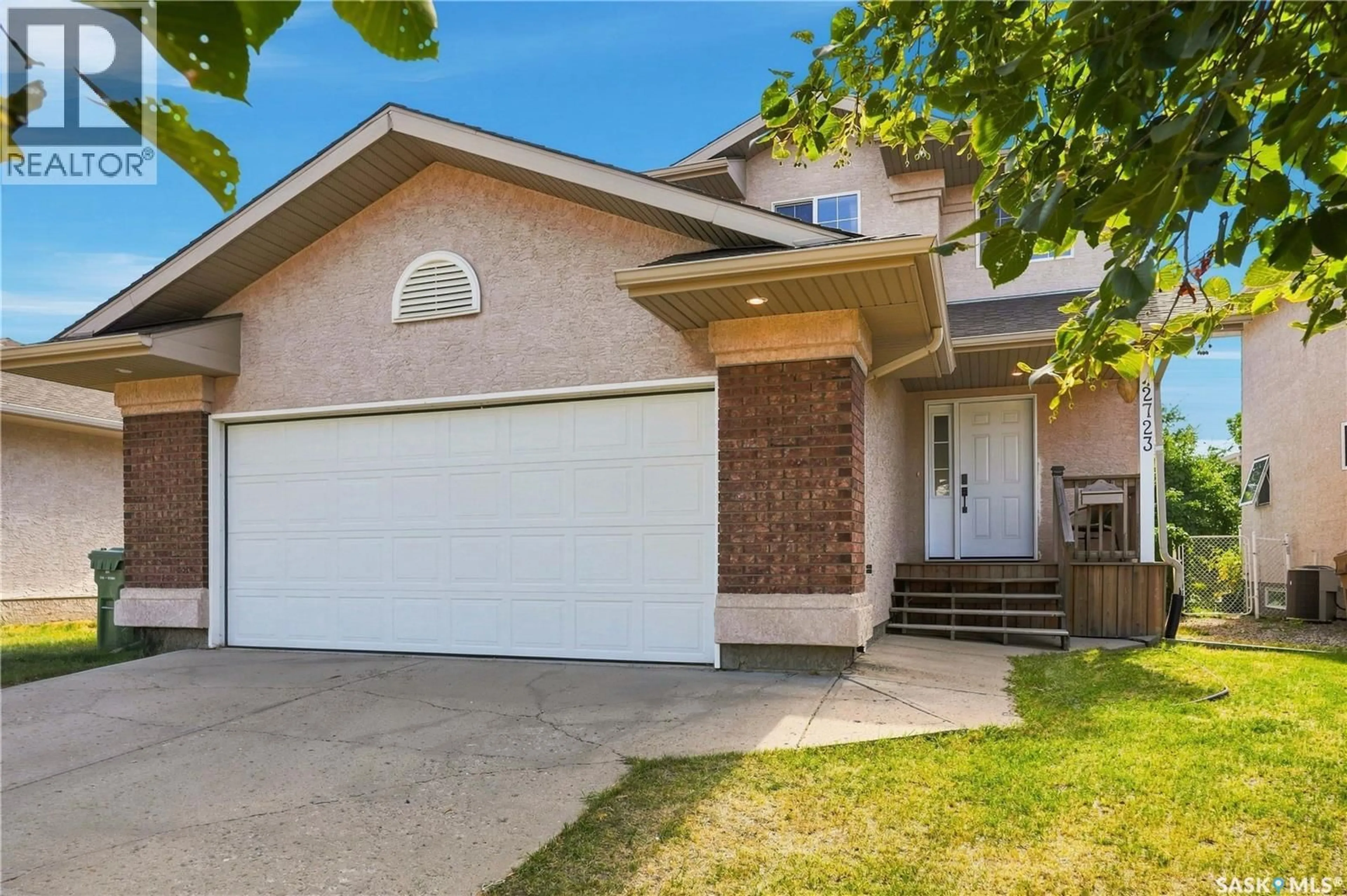 Home with vinyl exterior material, street for 2723 HAYDEN PARK ROAD, Regina Saskatchewan S4V2X9