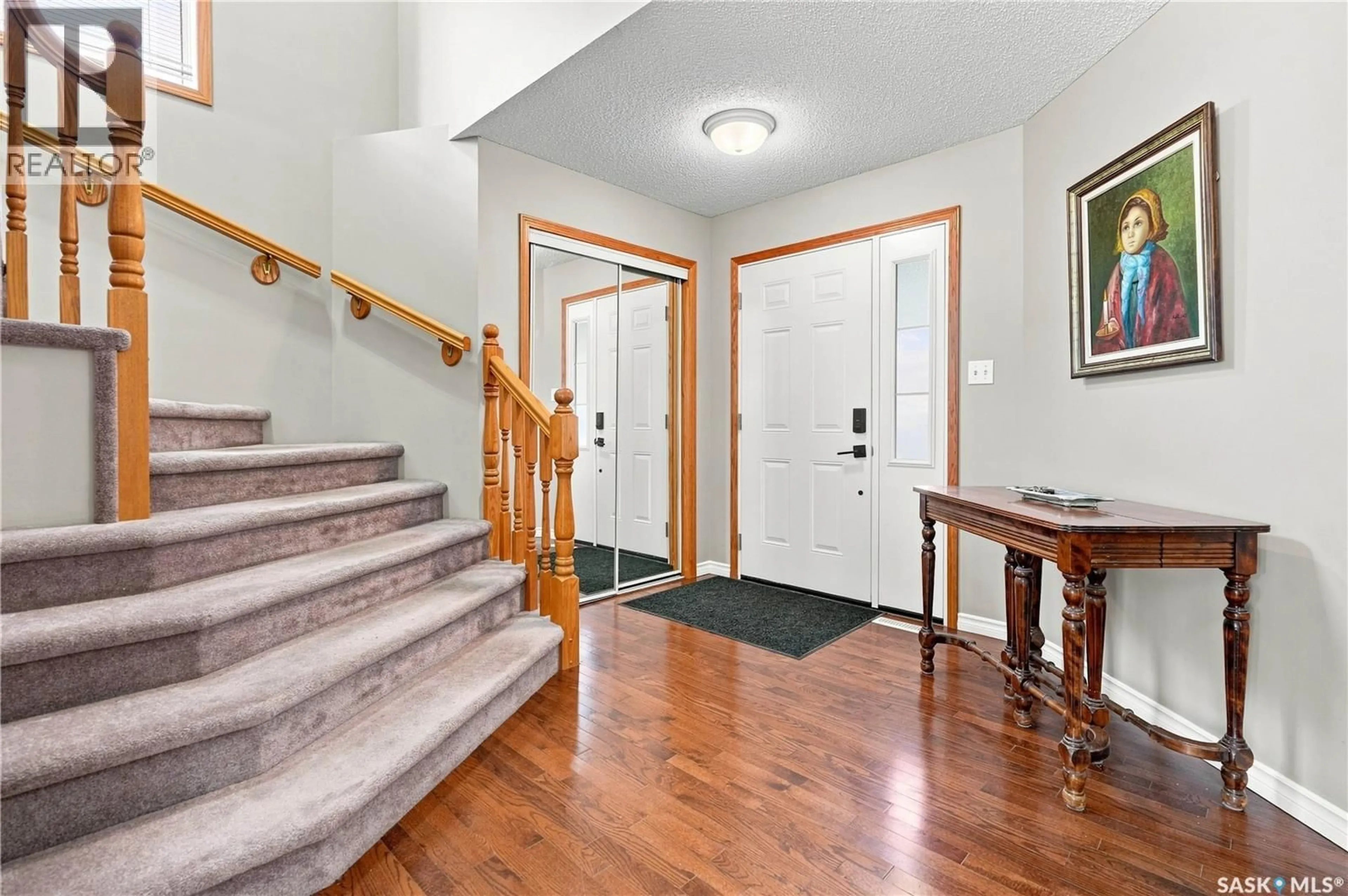 Indoor foyer for 2723 HAYDEN PARK ROAD, Regina Saskatchewan S4V2X9