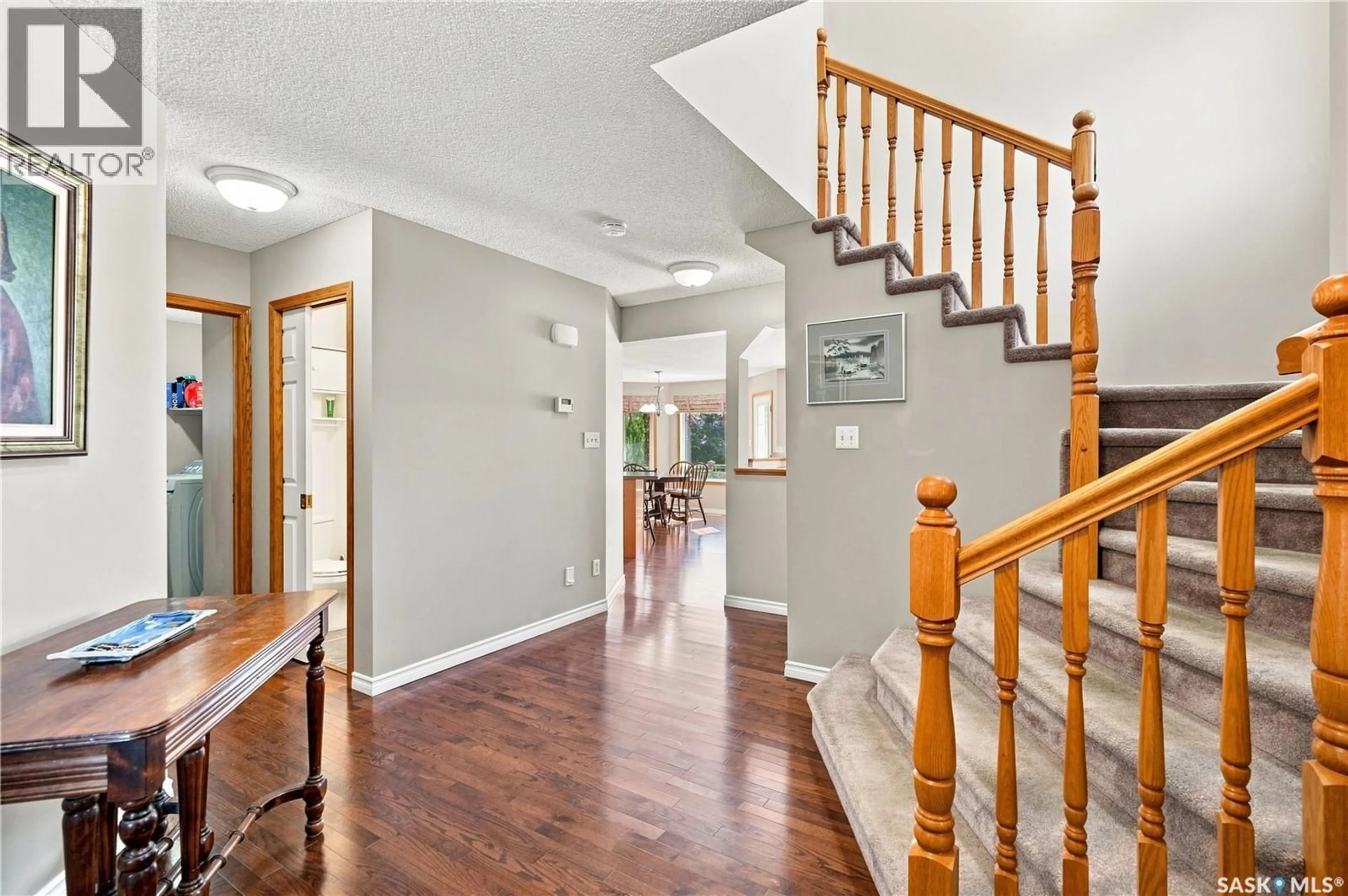 Indoor entryway for 2723 HAYDEN PARK ROAD, Regina Saskatchewan S4V2X9