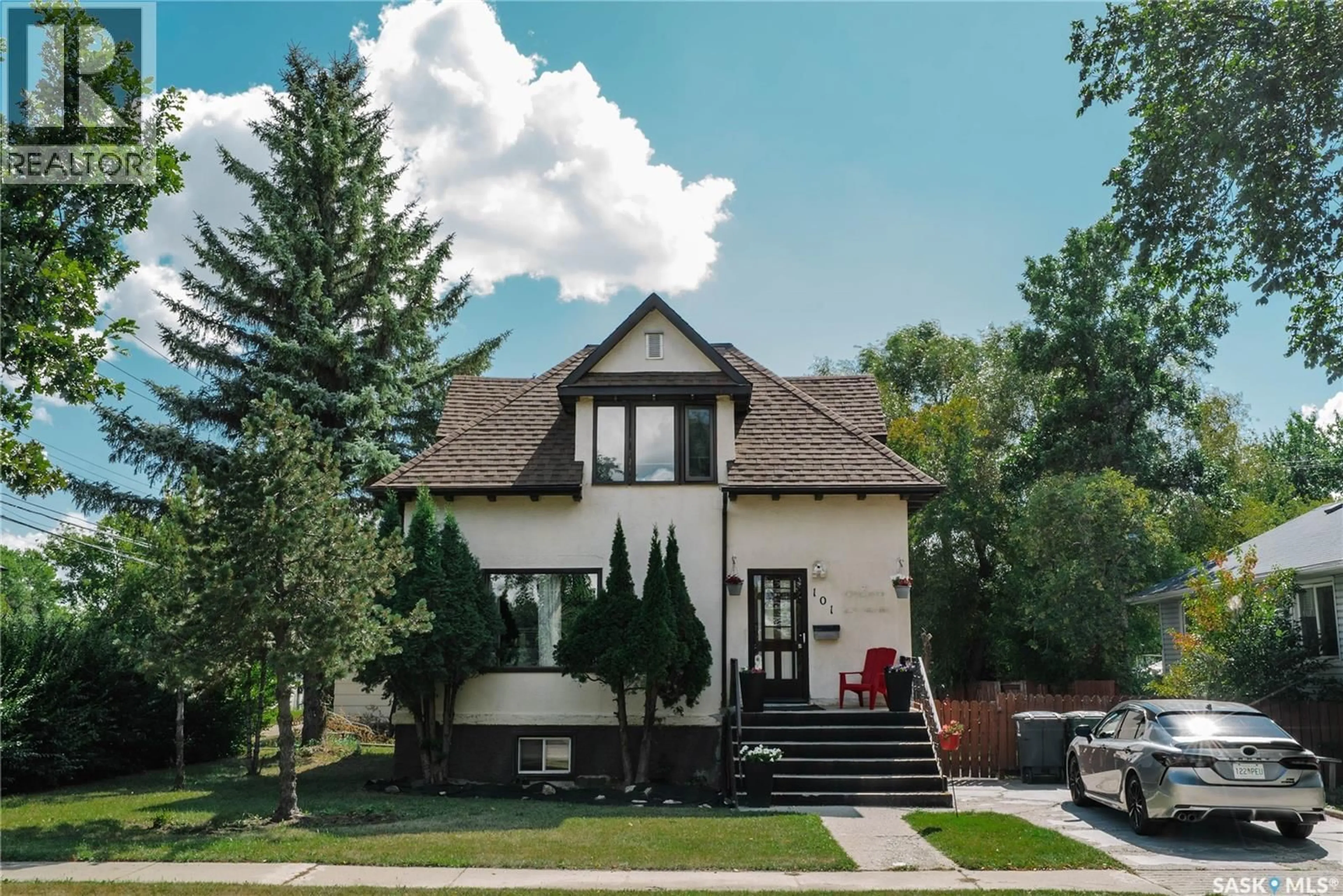 Home with vinyl exterior material, street for 101 106TH STREET, Saskatoon Saskatchewan S7N1N4