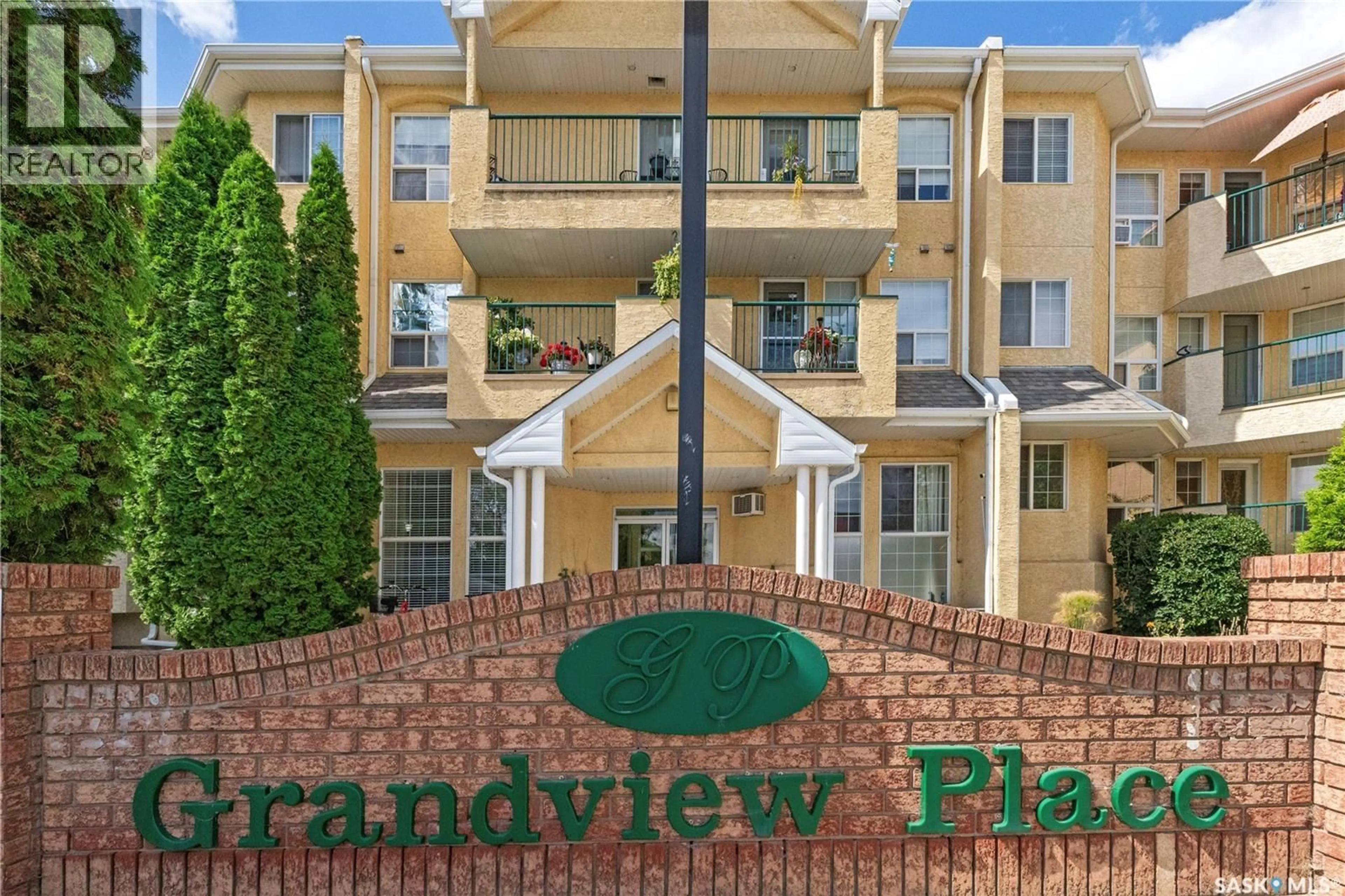 Patio, mountain view for 100 - 114 1ST AVENUE, Martensville Saskatchewan S0K2T0