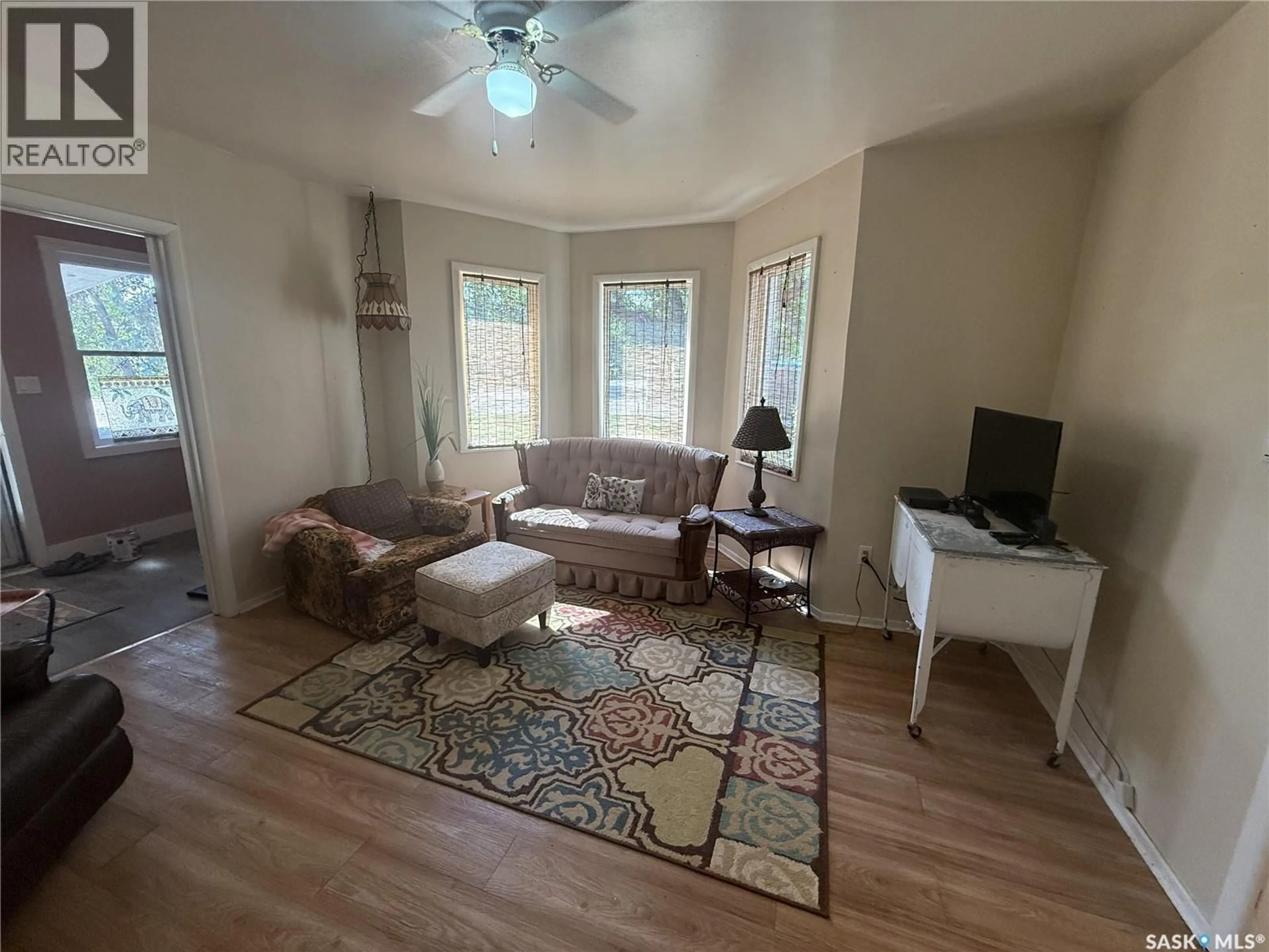 Living room with furniture, unknown for 216 SPRUCE AVENUE, Eastend Saskatchewan S0N0T0