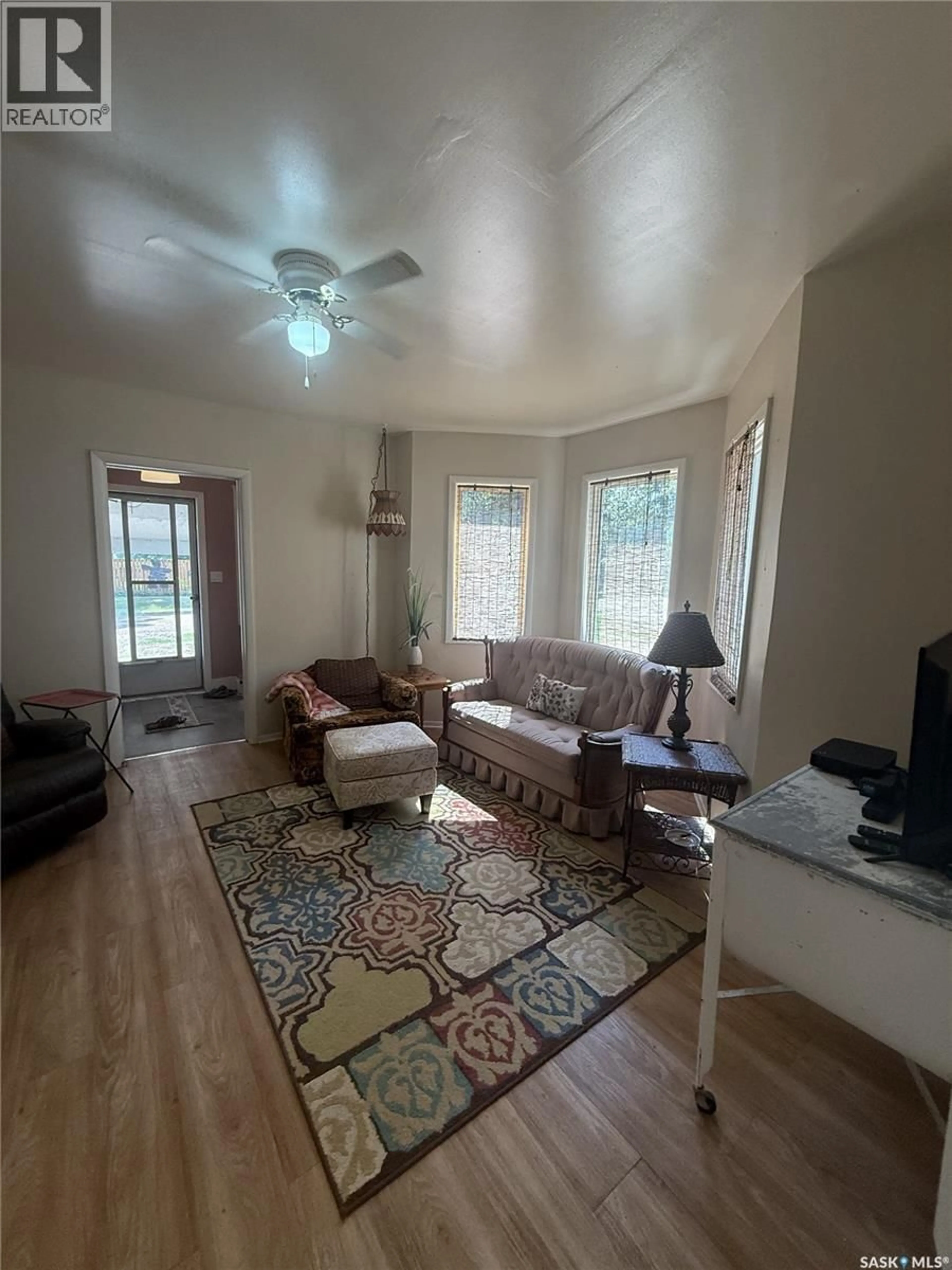 Living room with furniture, unknown for 216 SPRUCE AVENUE, Eastend Saskatchewan S0N0T0