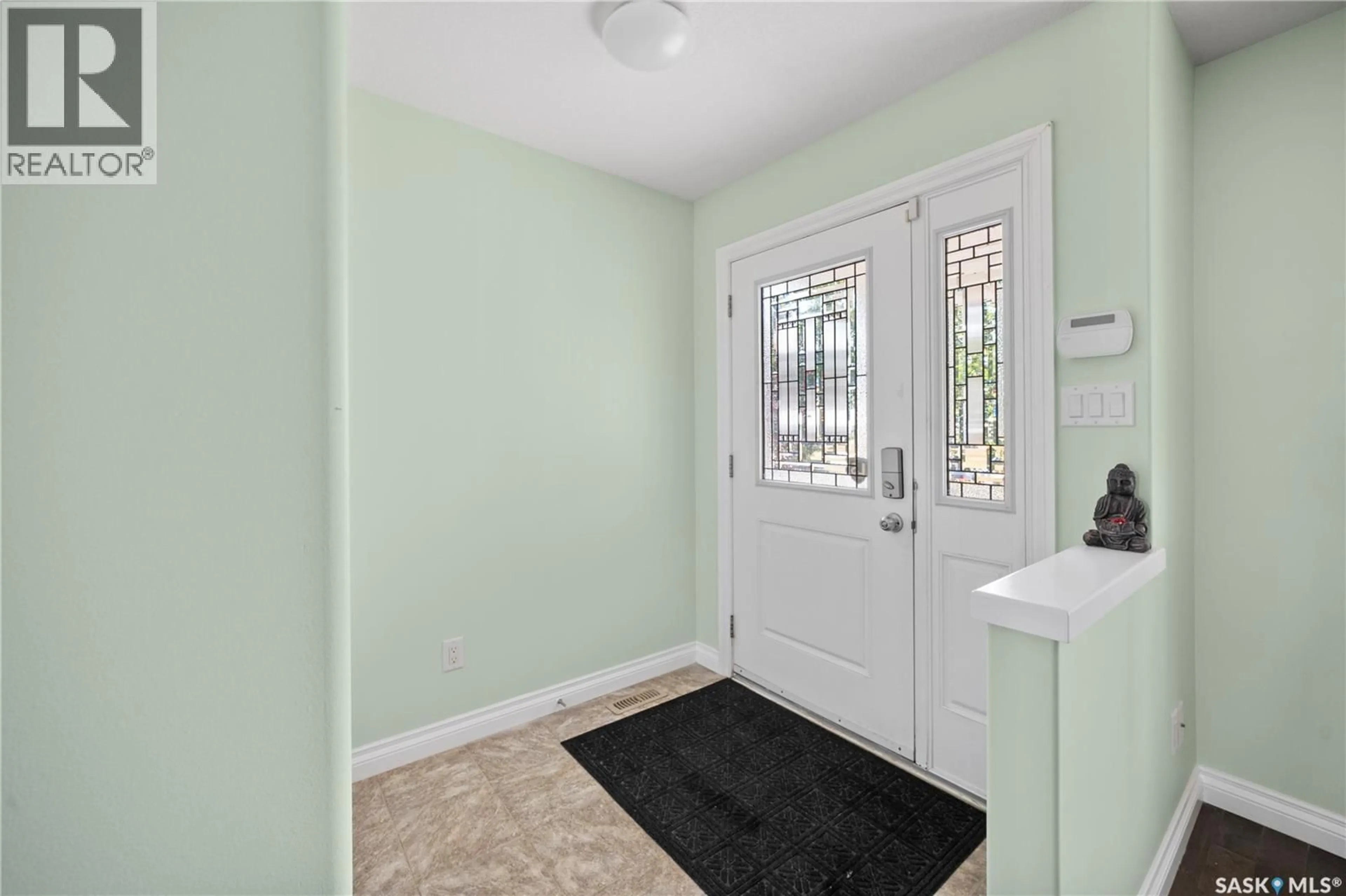 Indoor entryway for 4873 JAMES HILL ROAD, Regina Saskatchewan S4W0C6