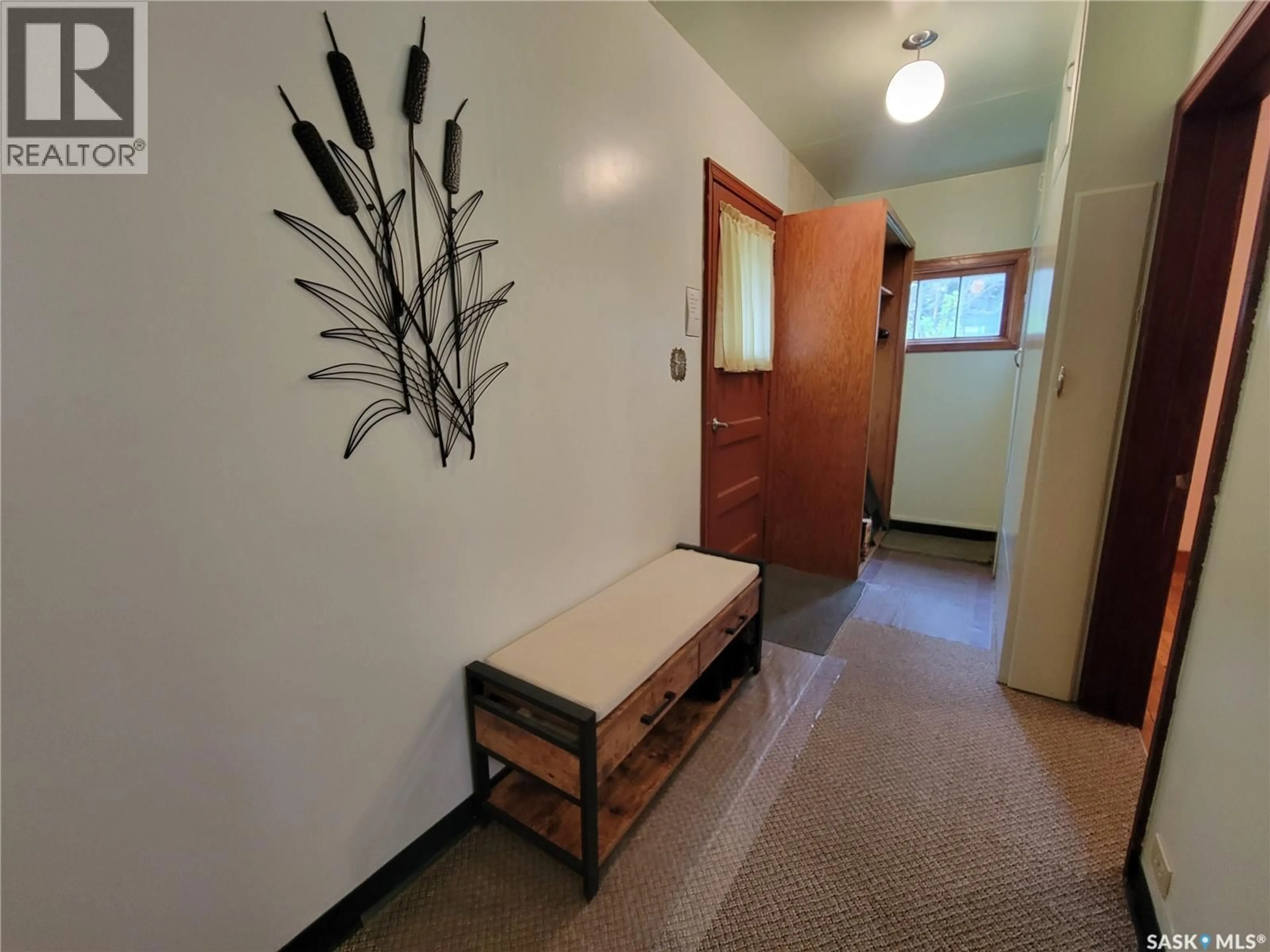 Indoor entryway for 106 RAILWAY AVENUE, Neilburg Saskatchewan S0M2C0