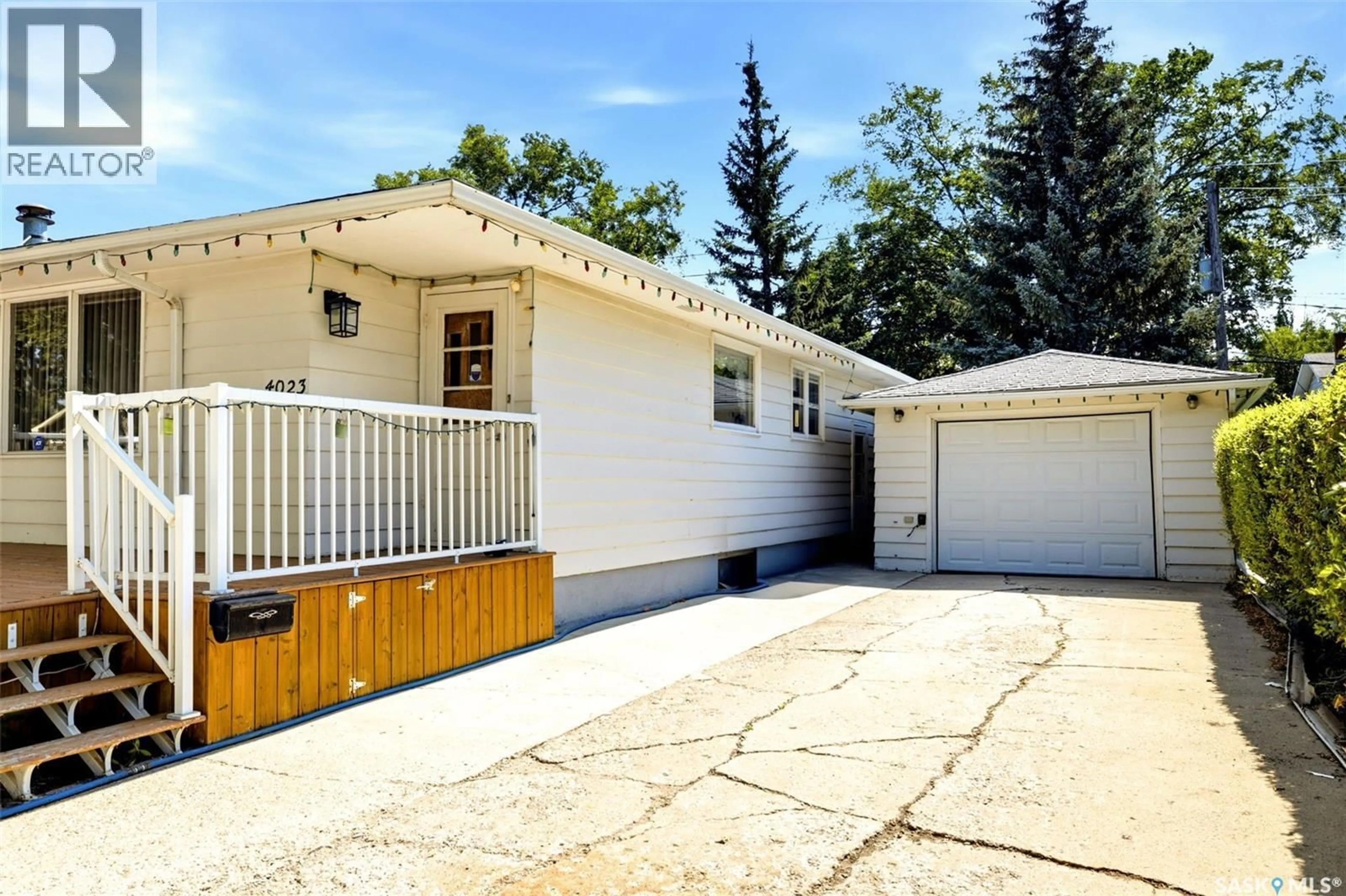 Home with vinyl exterior material, street for 4023 MCPHAIL AVENUE, Regina Saskatchewan S4S1G1