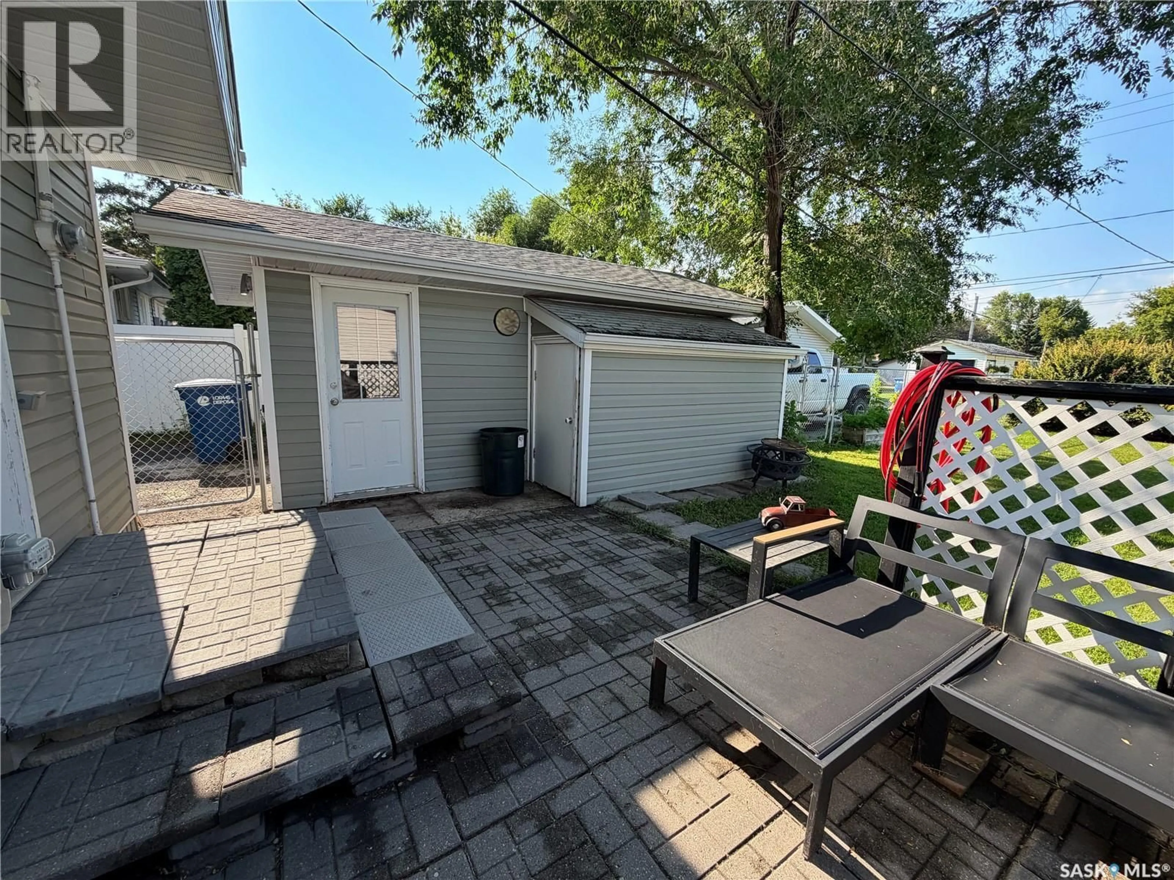 Patio, street for 1103 WINDOVER AVENUE, Moosomin Saskatchewan S0G3N0