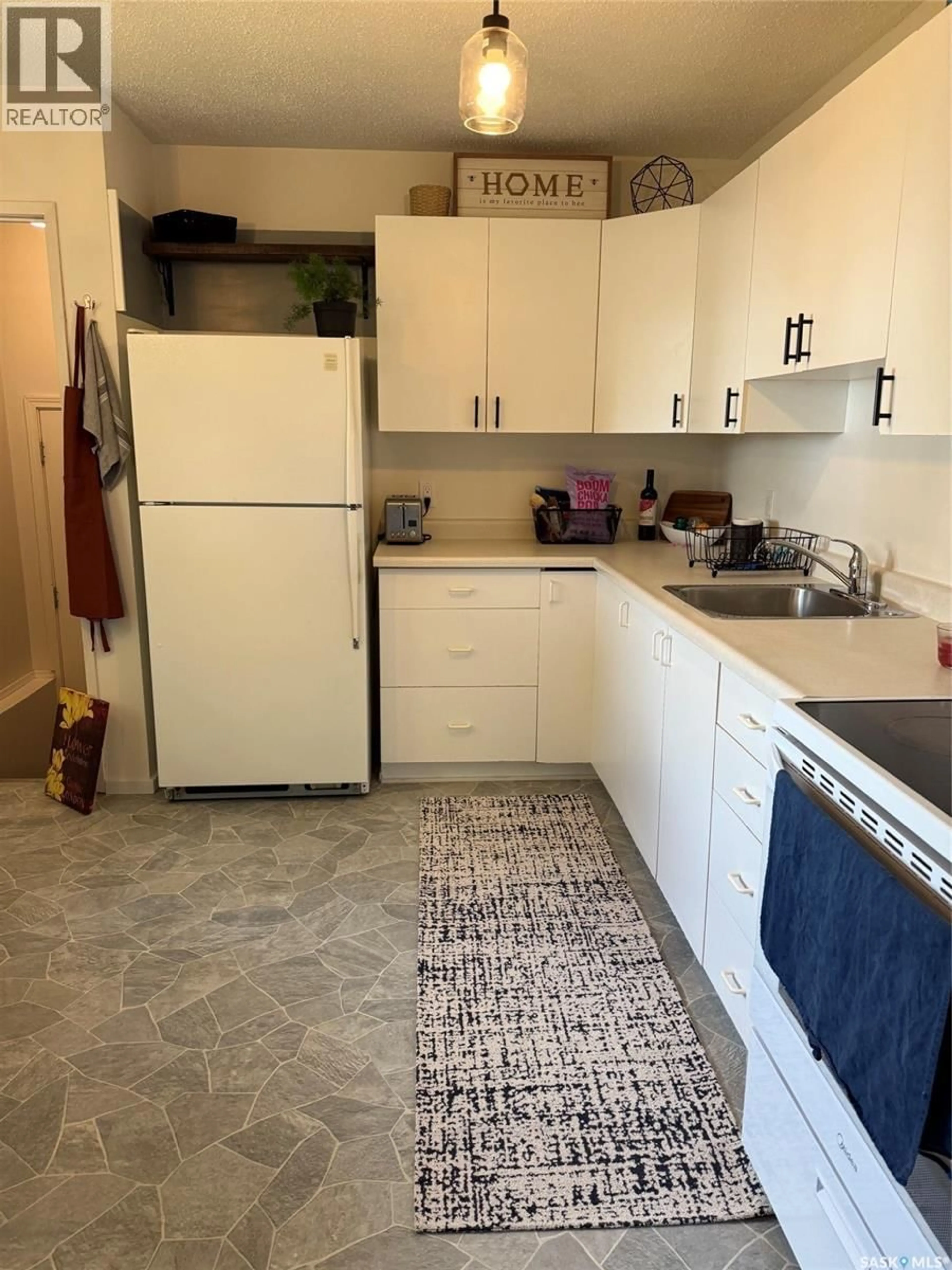 Standard kitchen, unknown for 504 4TH STREET, Wilkie Saskatchewan S0K4W0