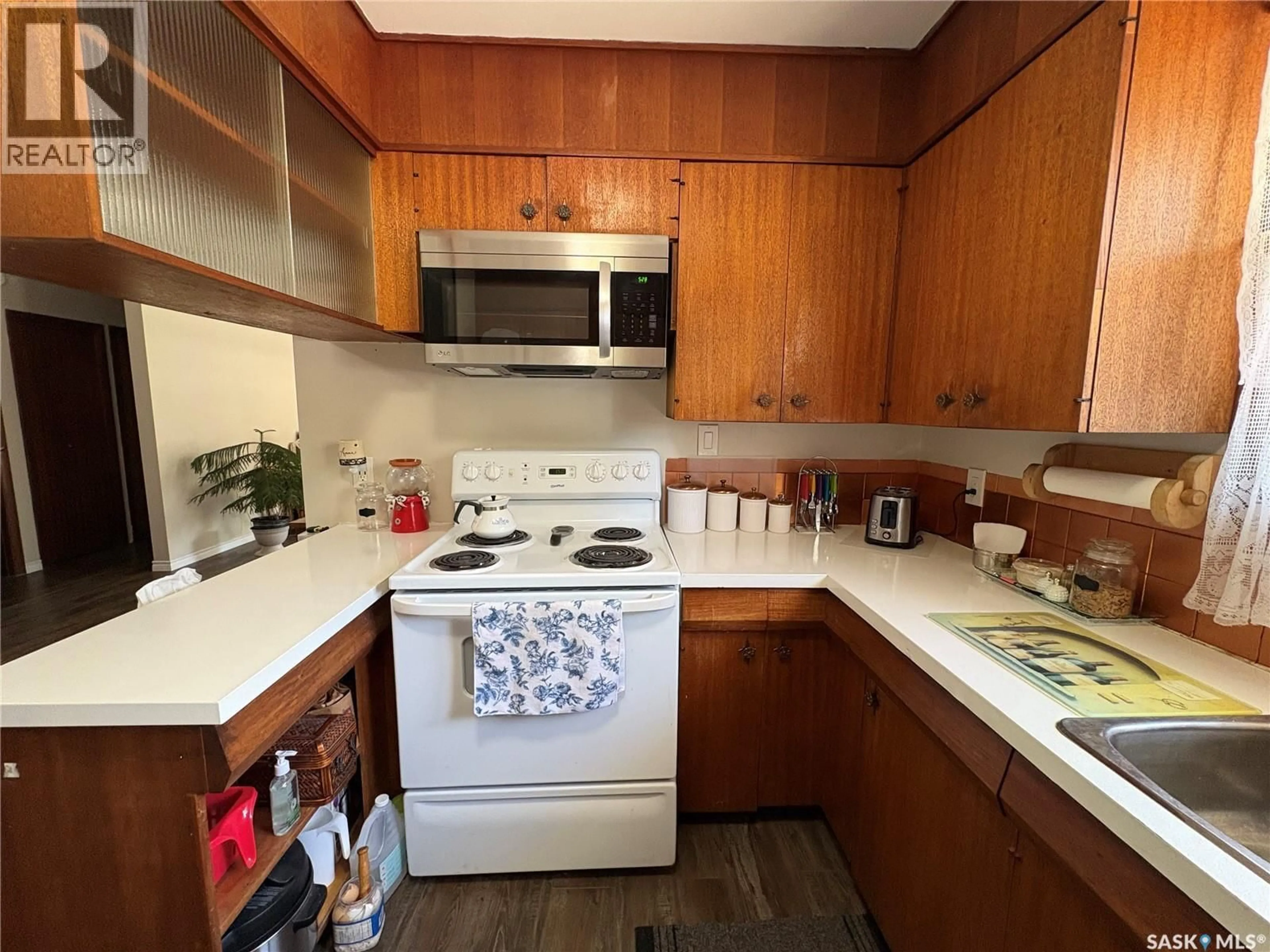 Standard kitchen, unknown for 200 3RD STREET, Ituna Saskatchewan S0A1N0