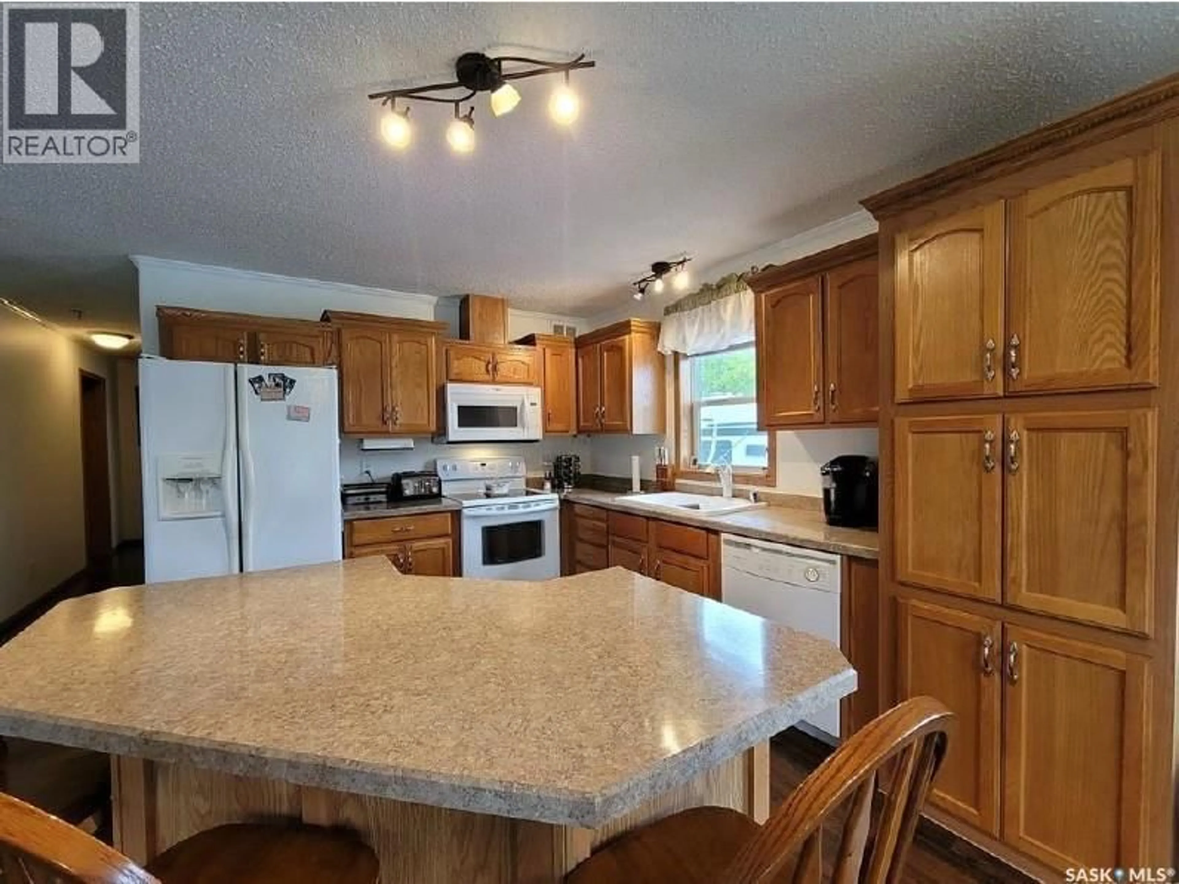 Standard kitchen, unknown for 210 4TH STREET, Meadow Lake Saskatchewan S9X1H5