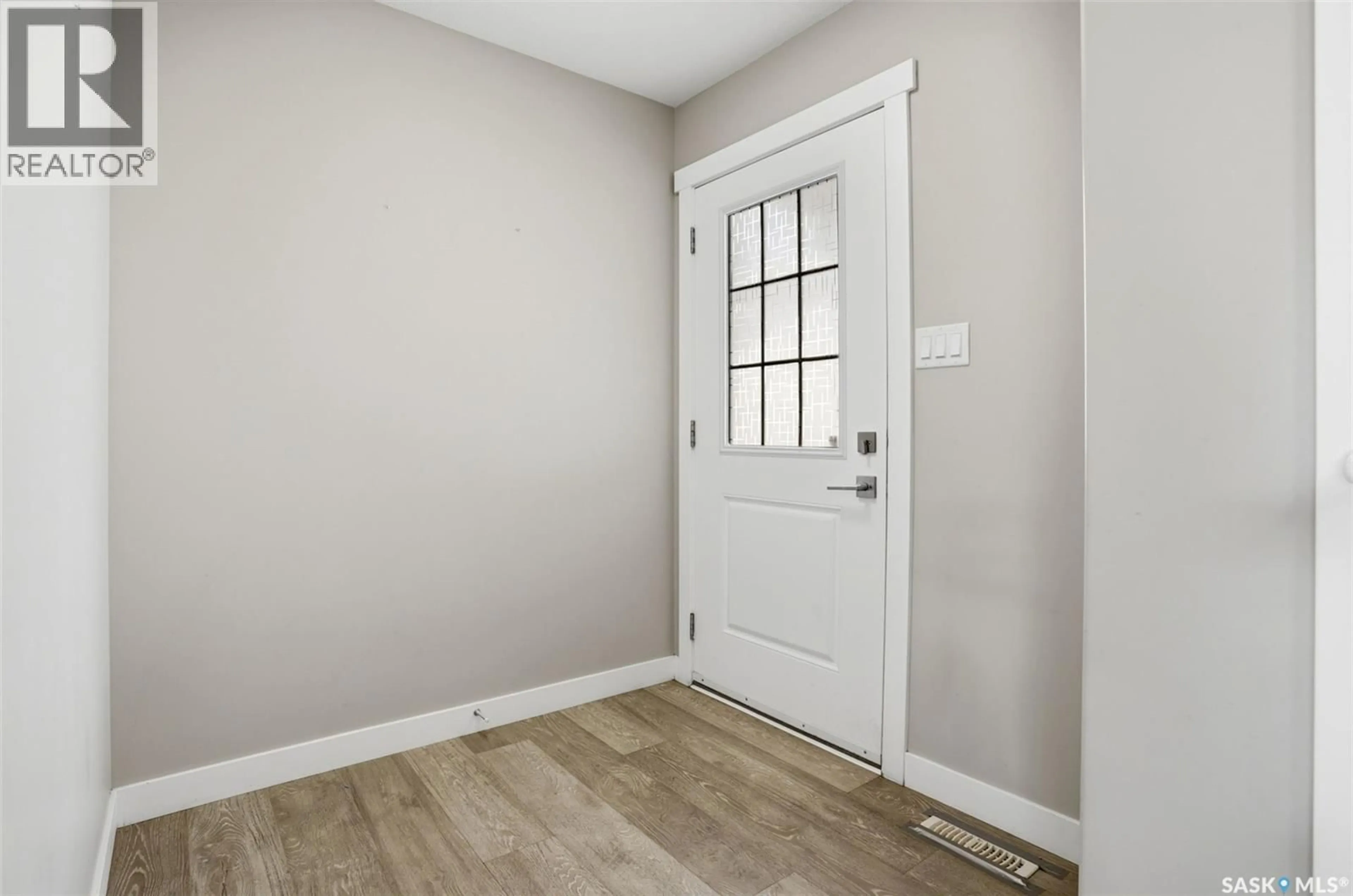 Indoor entryway for 1760 MUSTARD STREET, Regina Saskatchewan S4Y0G1