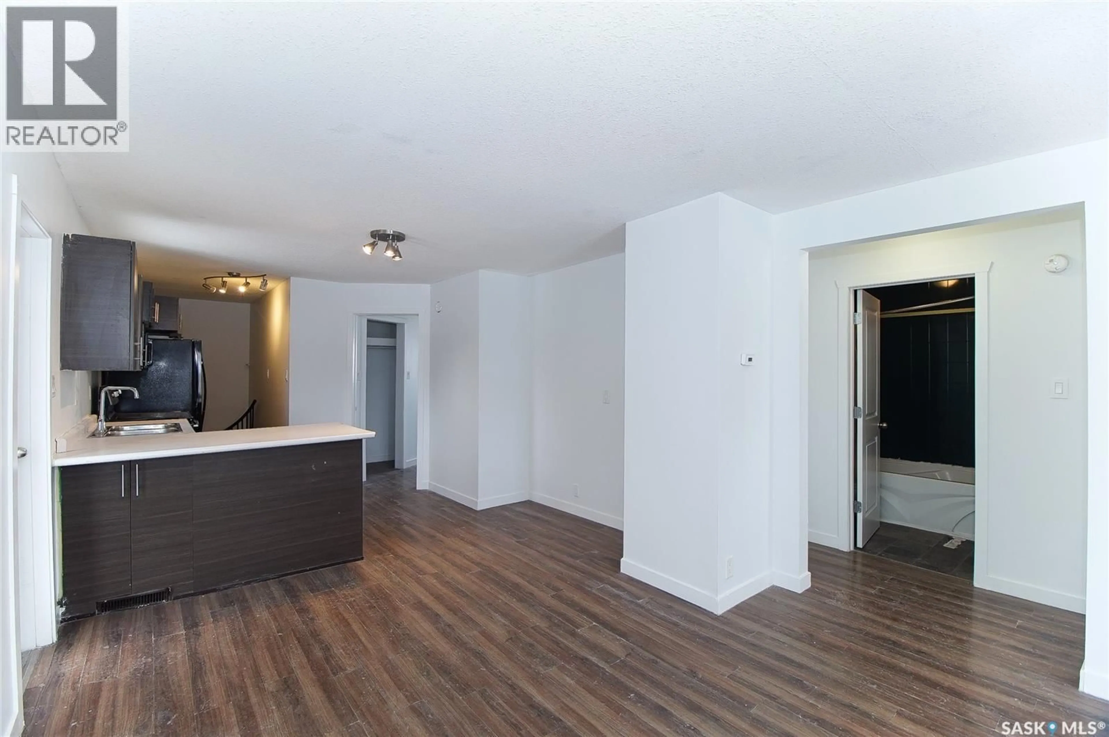 A pic of a room for 1400 ROTHWELL STREET, Regina Saskatchewan S4N2B3