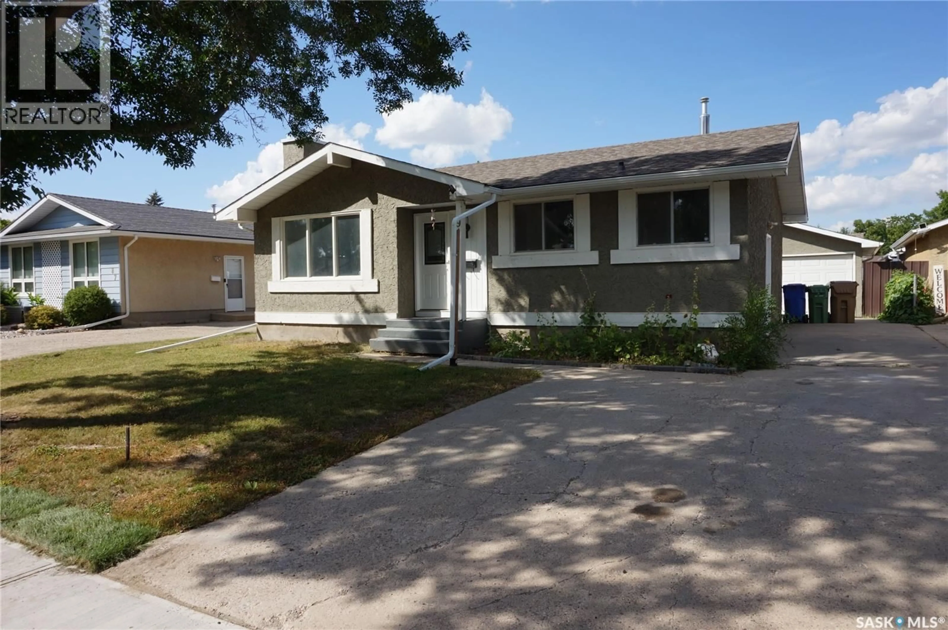 Home with vinyl exterior material, street for 91 PLANT CRESCENT, Regina Saskatchewan S4N5C2