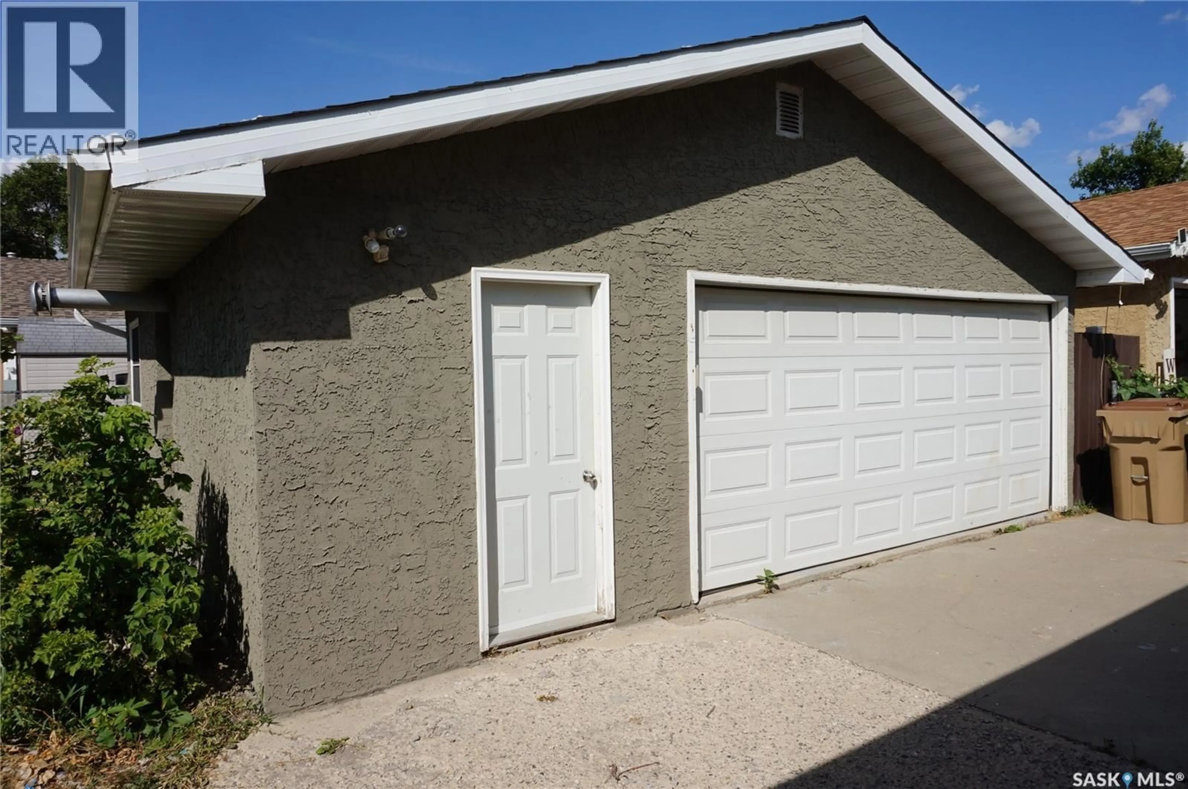 Indoor garage for 91 PLANT CRESCENT, Regina Saskatchewan S4N5C2
