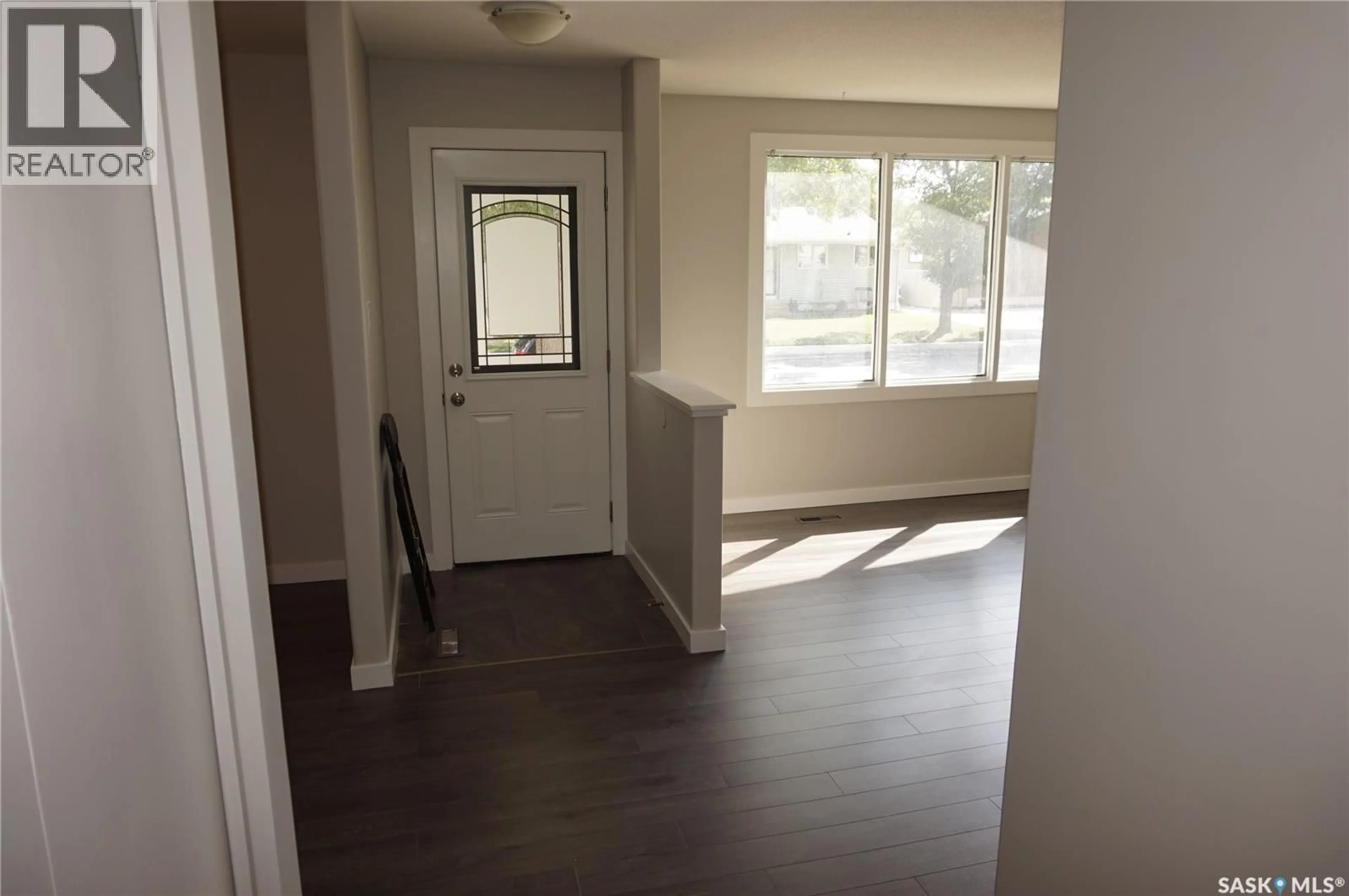 Indoor entryway for 91 PLANT CRESCENT, Regina Saskatchewan S4N5C2