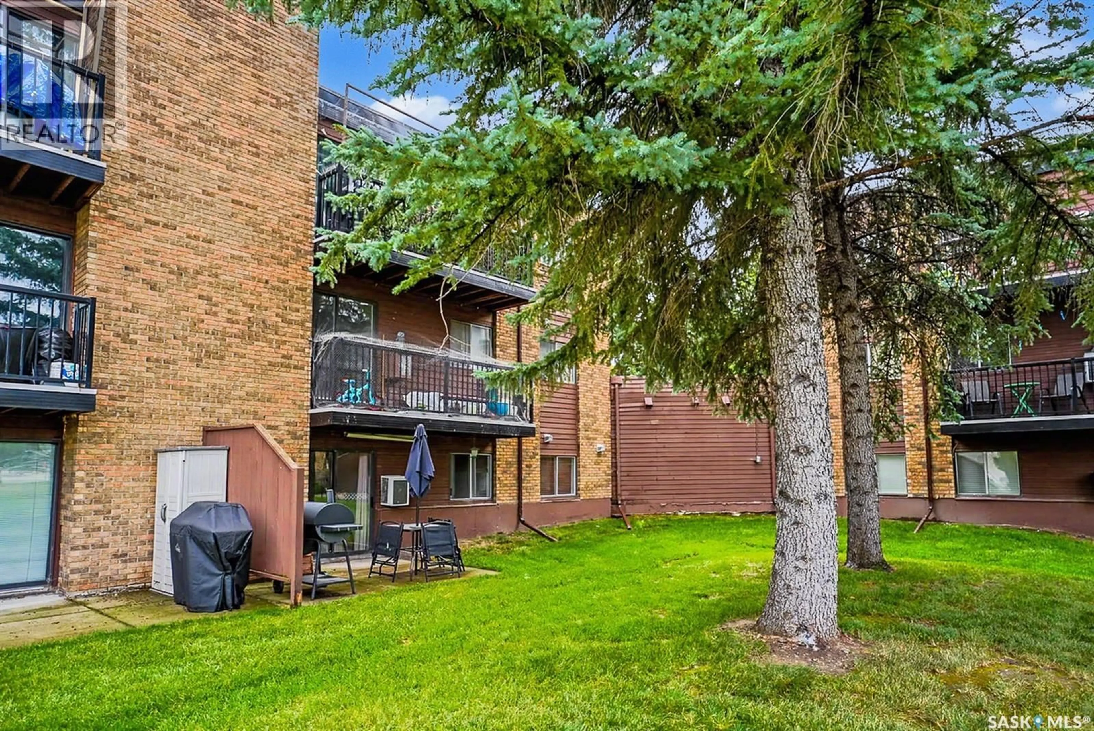Patio, unknown for 802B - 108 KINGSMERE BOULEVARD, Saskatoon Saskatchewan S7J4B7
