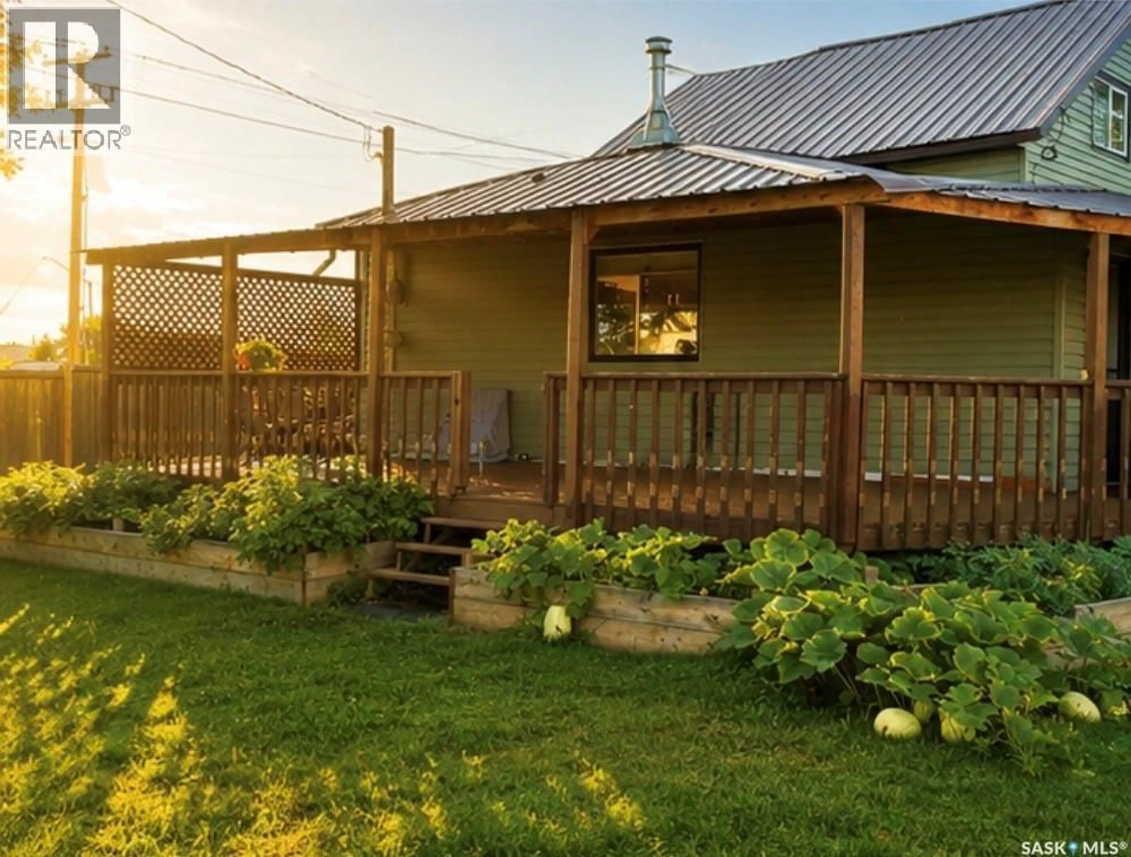 Patio, unknown for 116 5TH AVENUE, Big River Saskatchewan S0J0E0