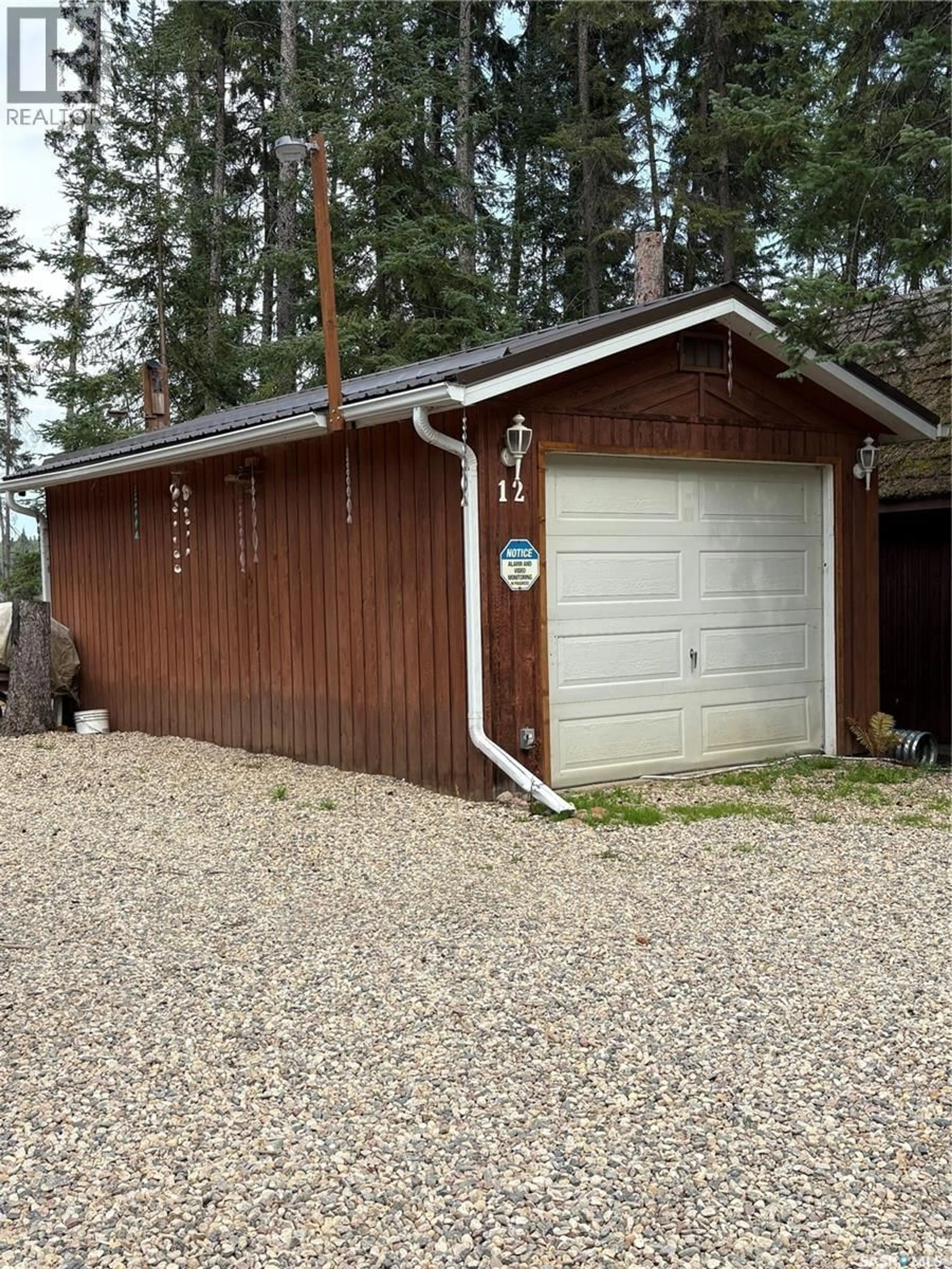 Indoor garage for 12 PICKEREL BAY, Delaronde Lake Saskatchewan S0J0E0
