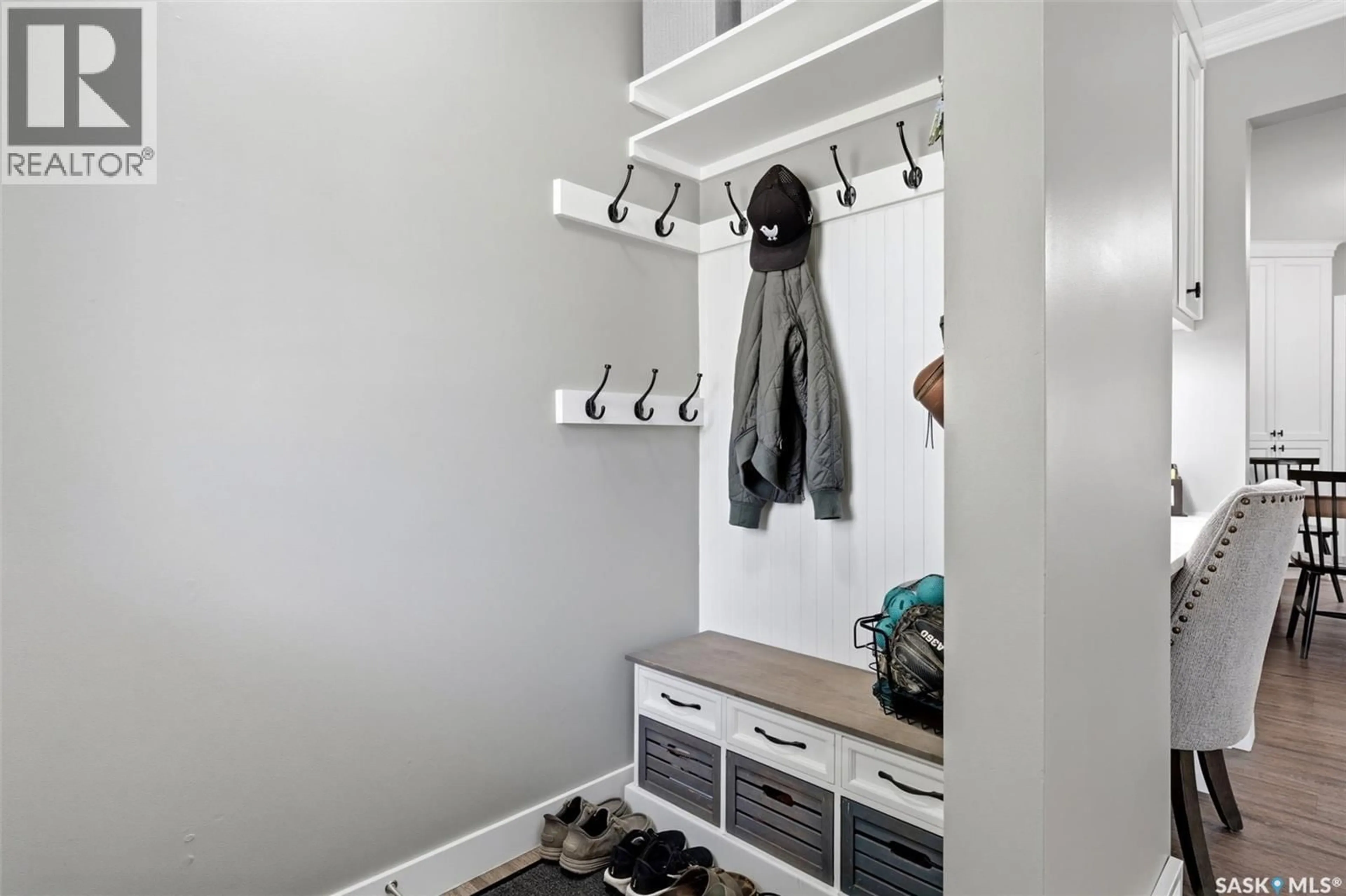 Laundry room for 279 LOGAN CRESCENT, Regina Saskatchewan S4S5S8