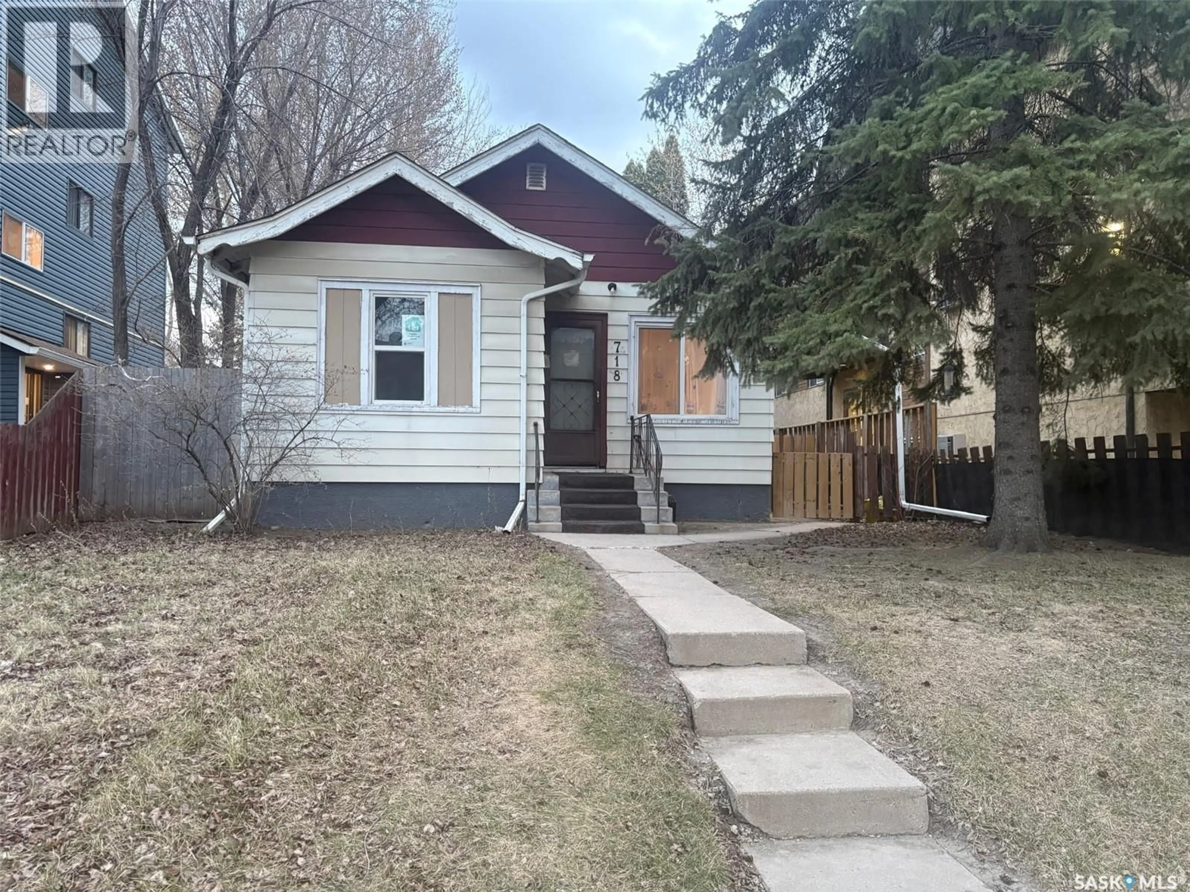 Unknown for 718 8TH STREET, Saskatoon Saskatchewan S7H0R3