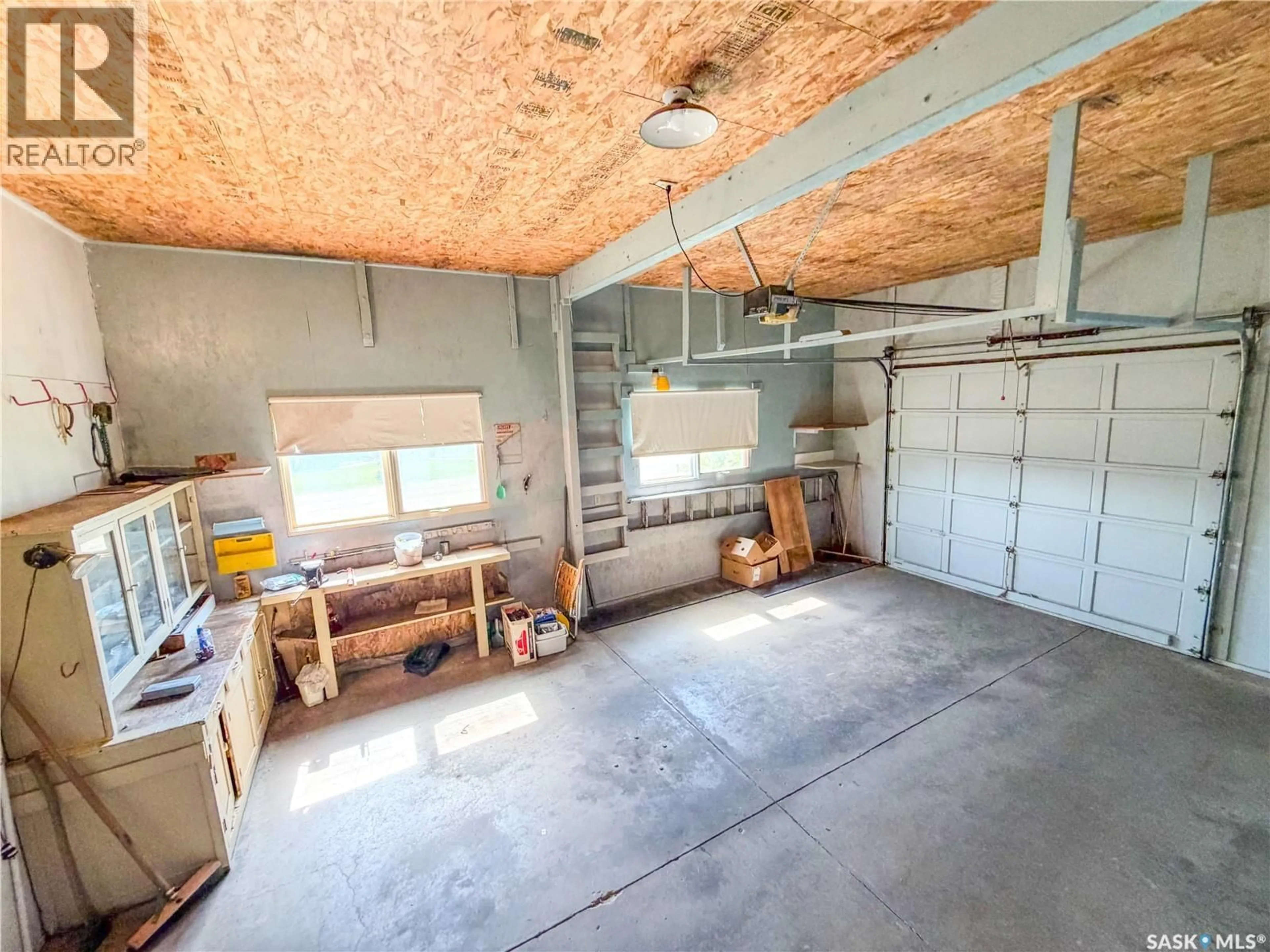 Indoor garage for 304 BROAD STREET, Langenburg Saskatchewan S0A2A0